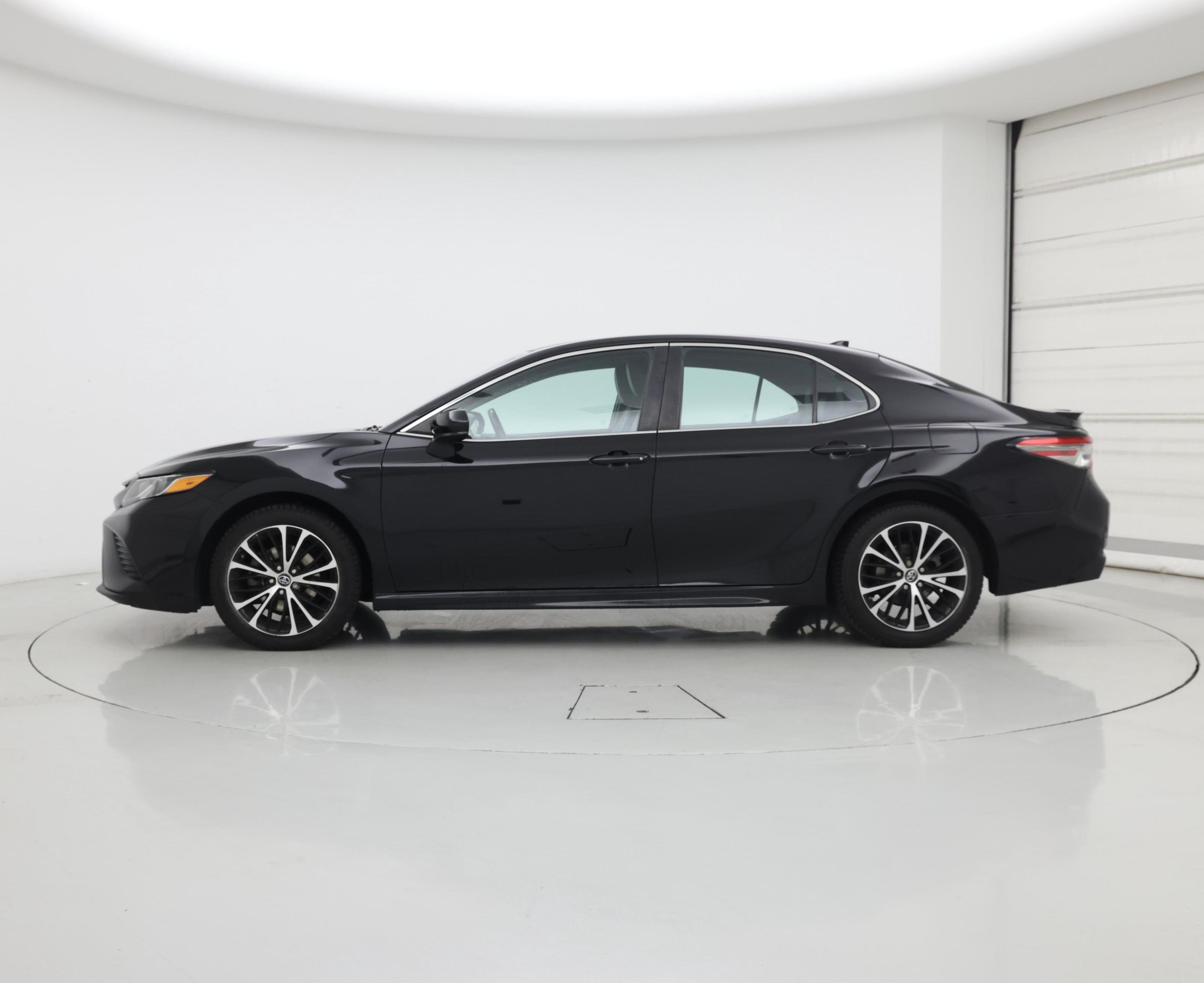 Thumbnail: 2019 Toyota Camry - 3