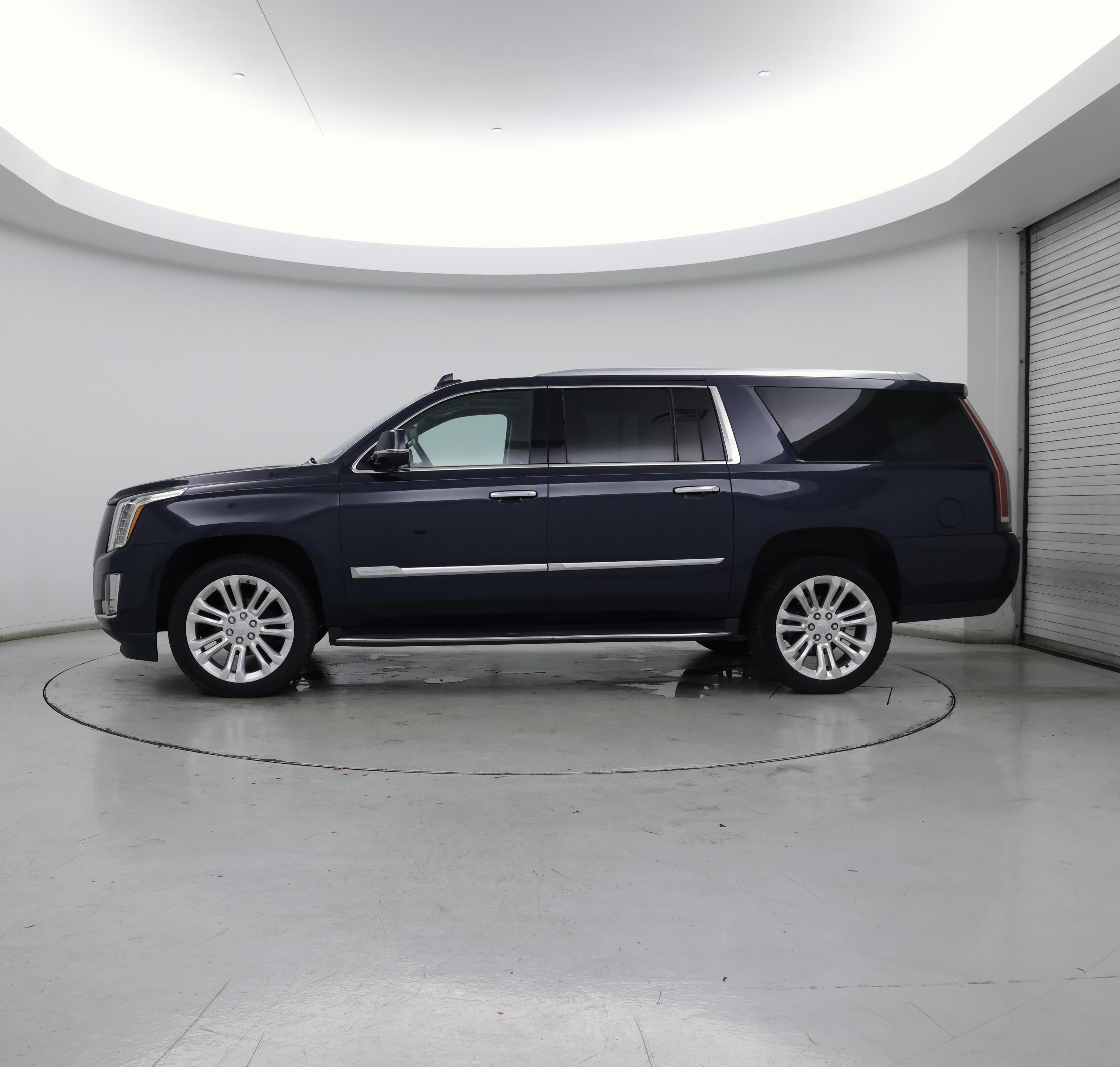 Thumbnail: 2020 Cadillac Escalade - 3