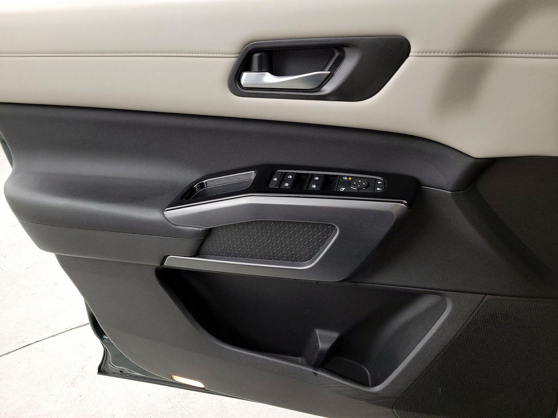 Thumbnail: 2022 Nissan Pathfinder - 12