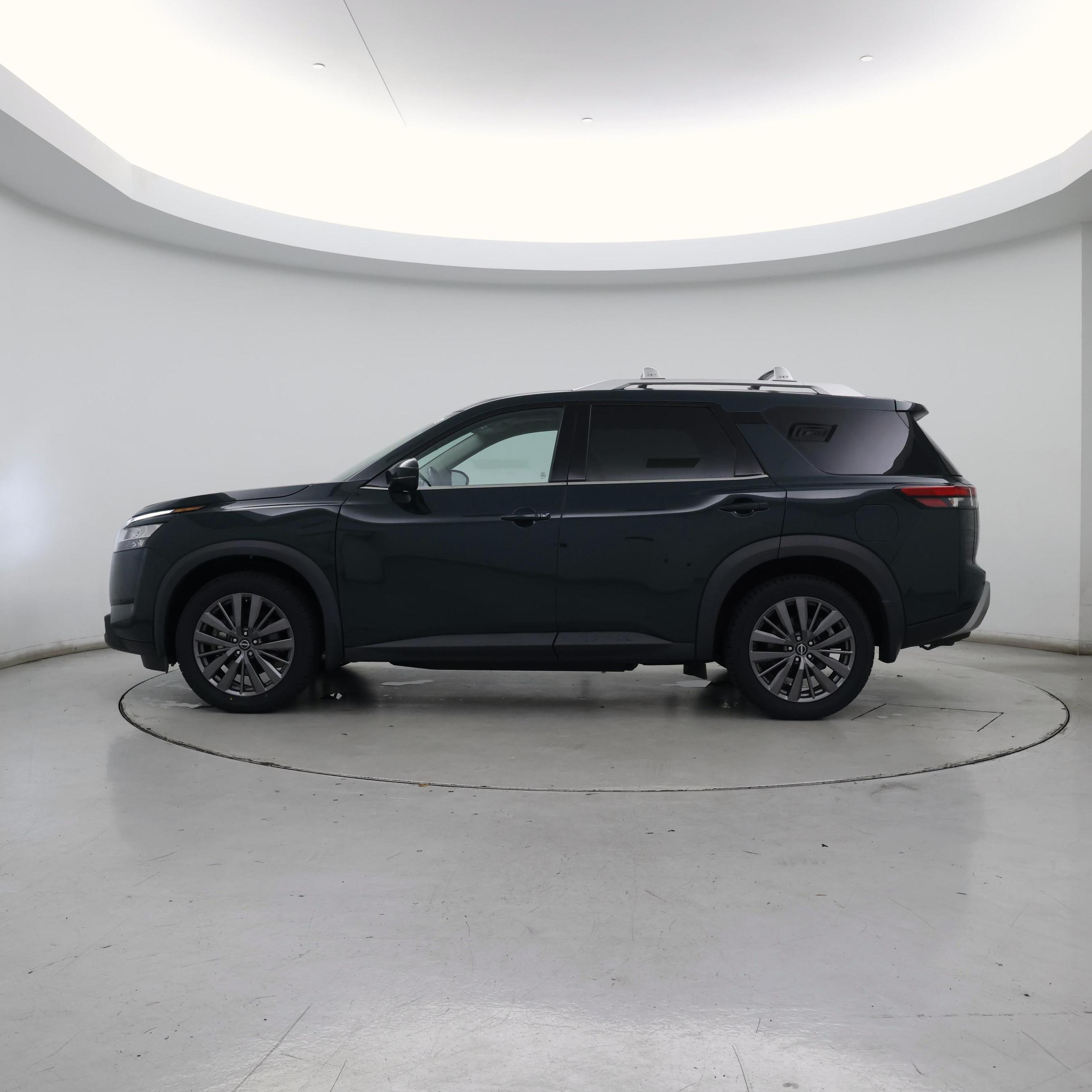 Thumbnail: 2022 Nissan Pathfinder - 3