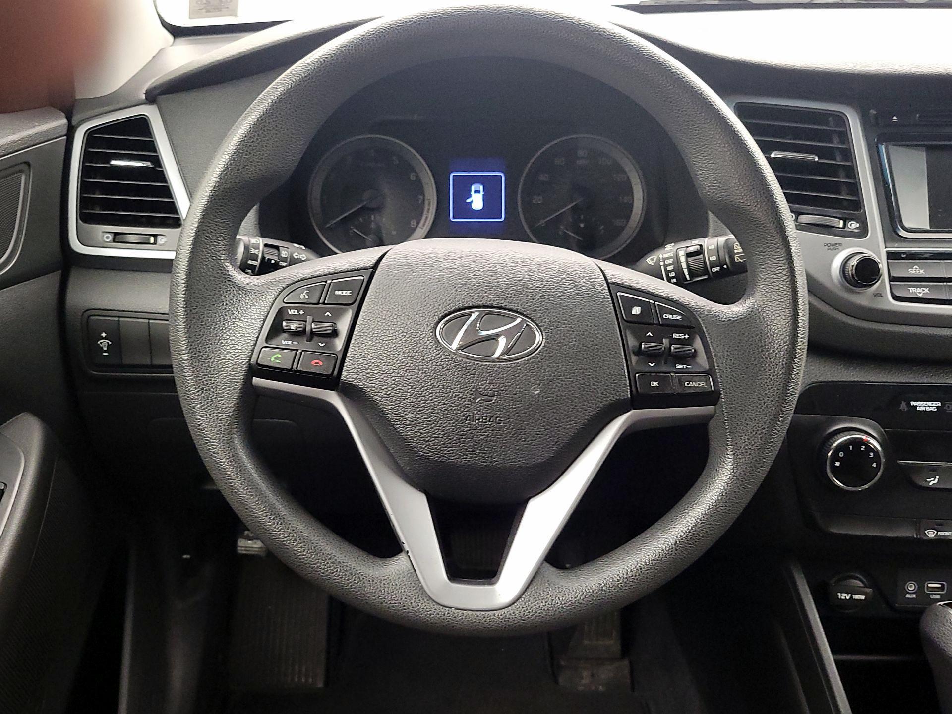 Thumbnail: 2016 Hyundai Tucson - 10