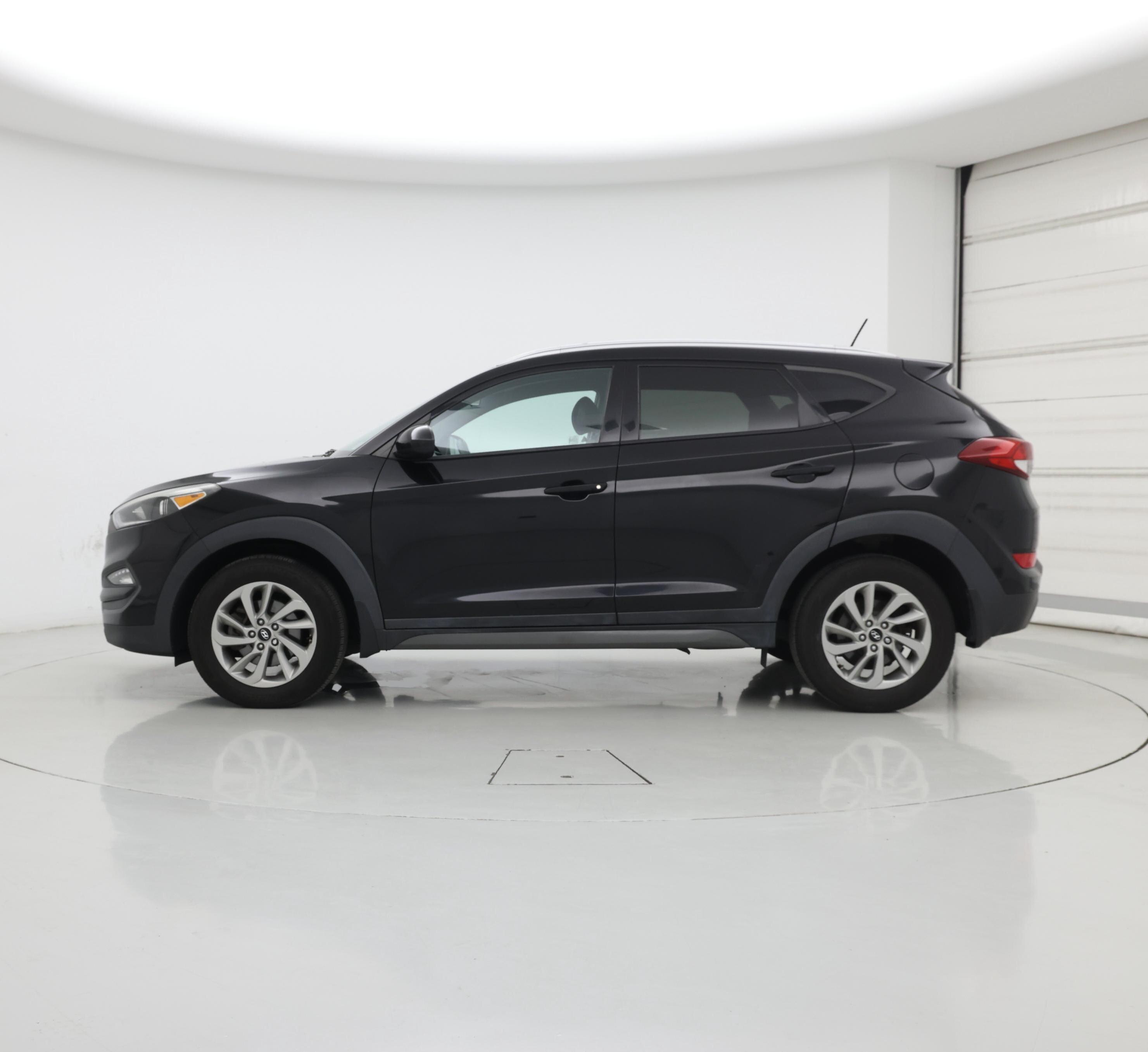 Thumbnail: 2016 Hyundai Tucson - 3