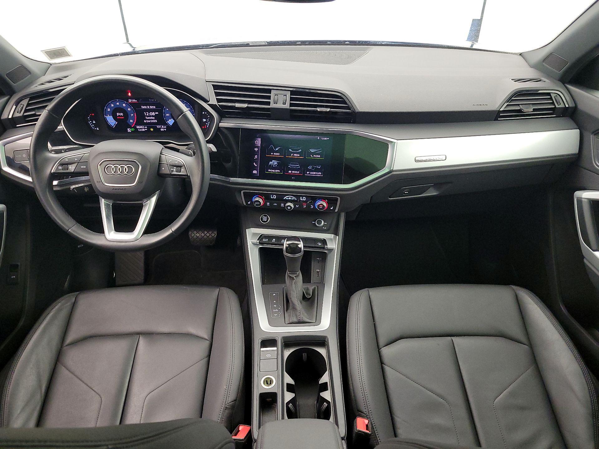 Thumbnail: 2021 Audi Q3 - 9