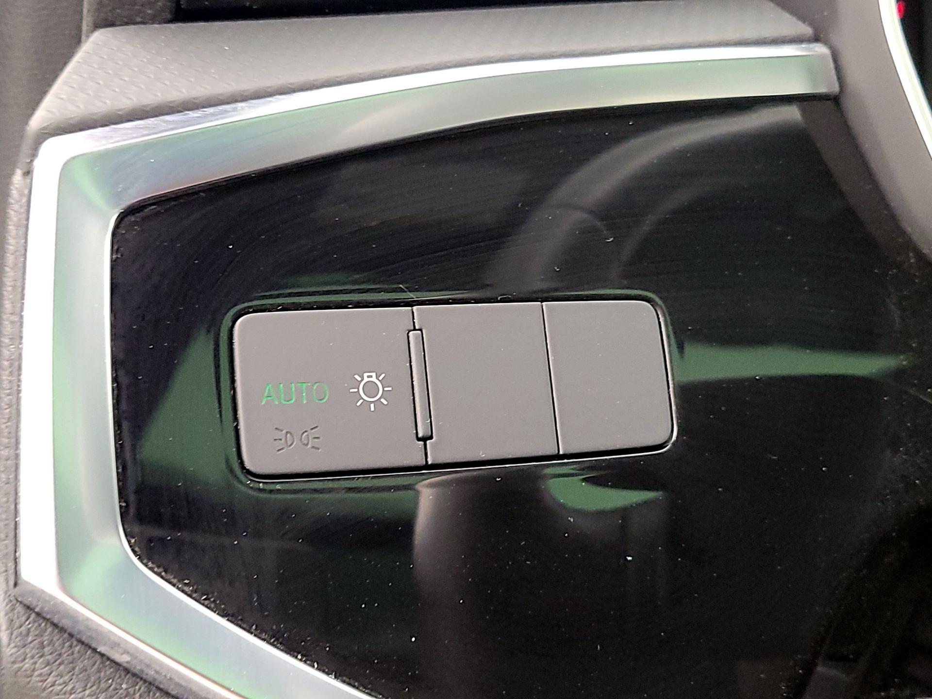 Thumbnail: 2021 Audi Q3 - 13