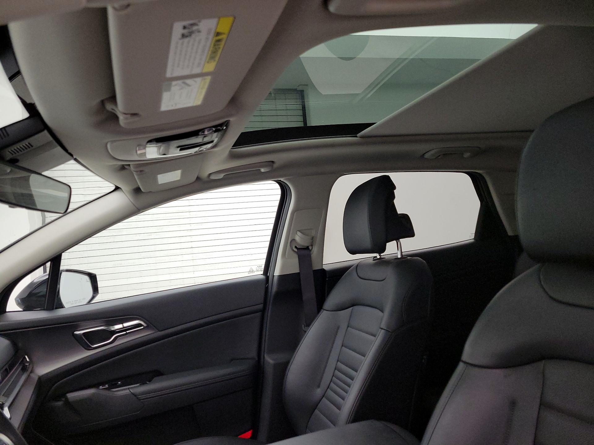 Thumbnail: 2023 Kia Sportage - 20