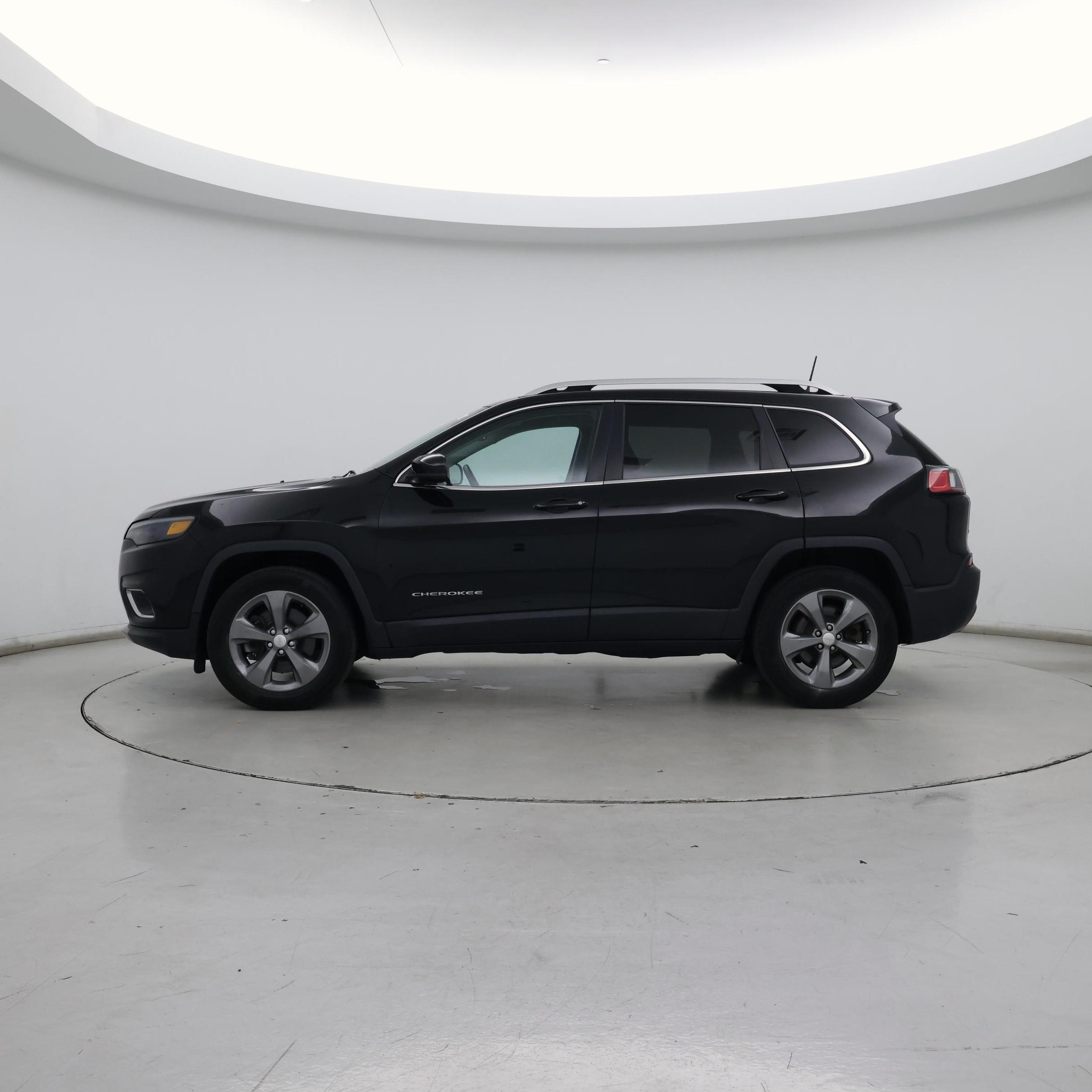 Thumbnail: 2019 Jeep Cherokee - 3