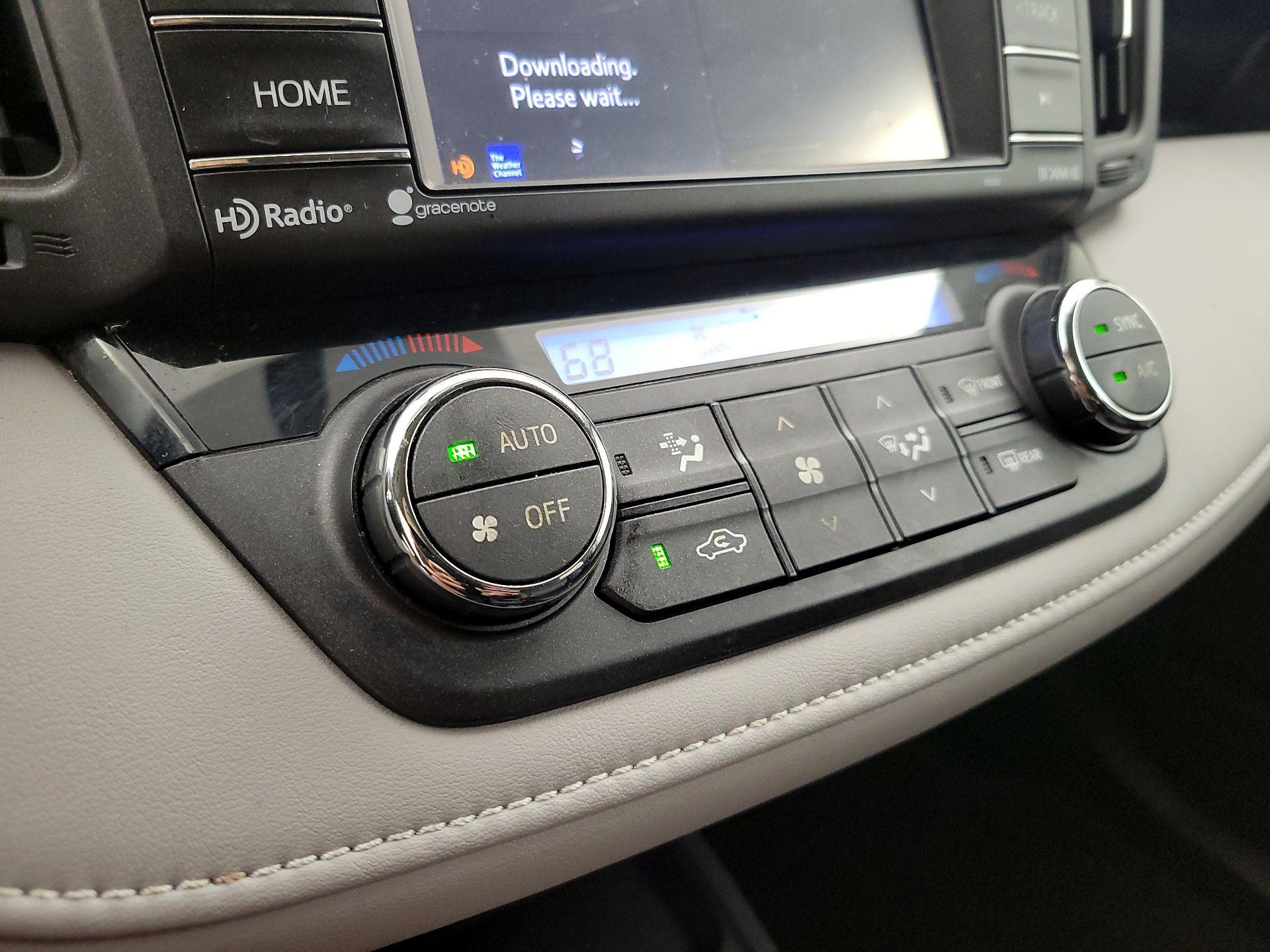 Thumbnail: 2016 Toyota RAV4 - 16