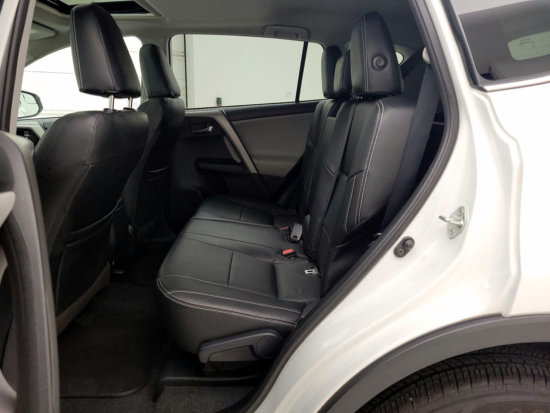 Thumbnail: 2016 Toyota RAV4 - 20