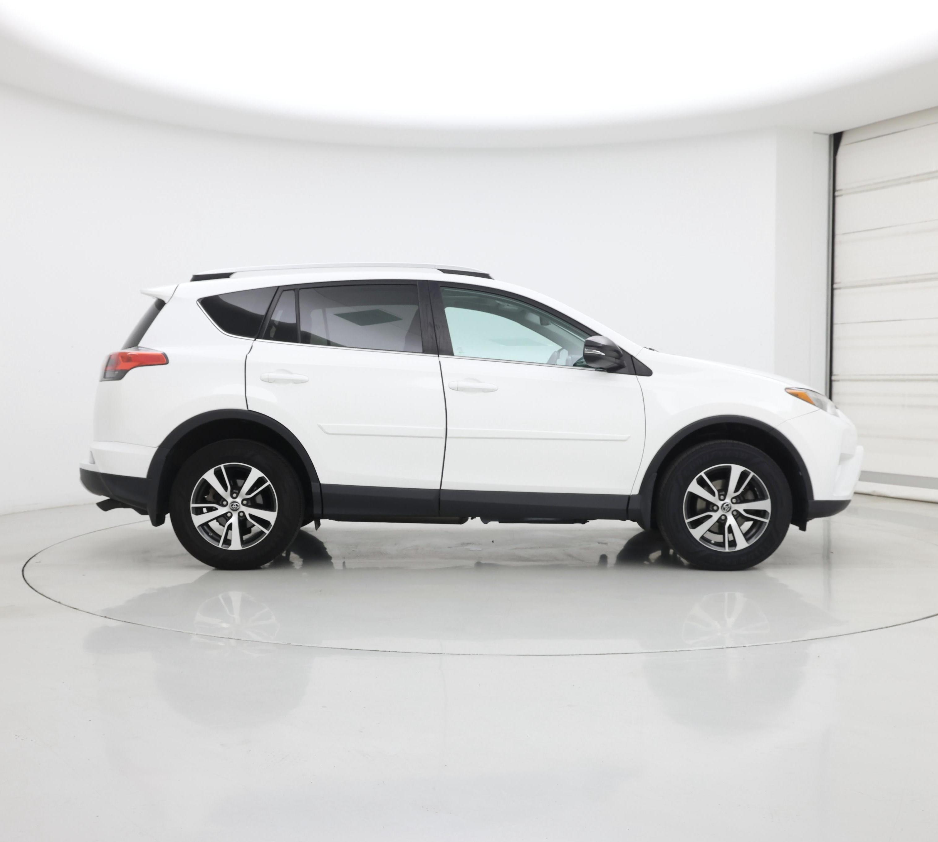 Thumbnail: 2016 Toyota RAV4 - 7