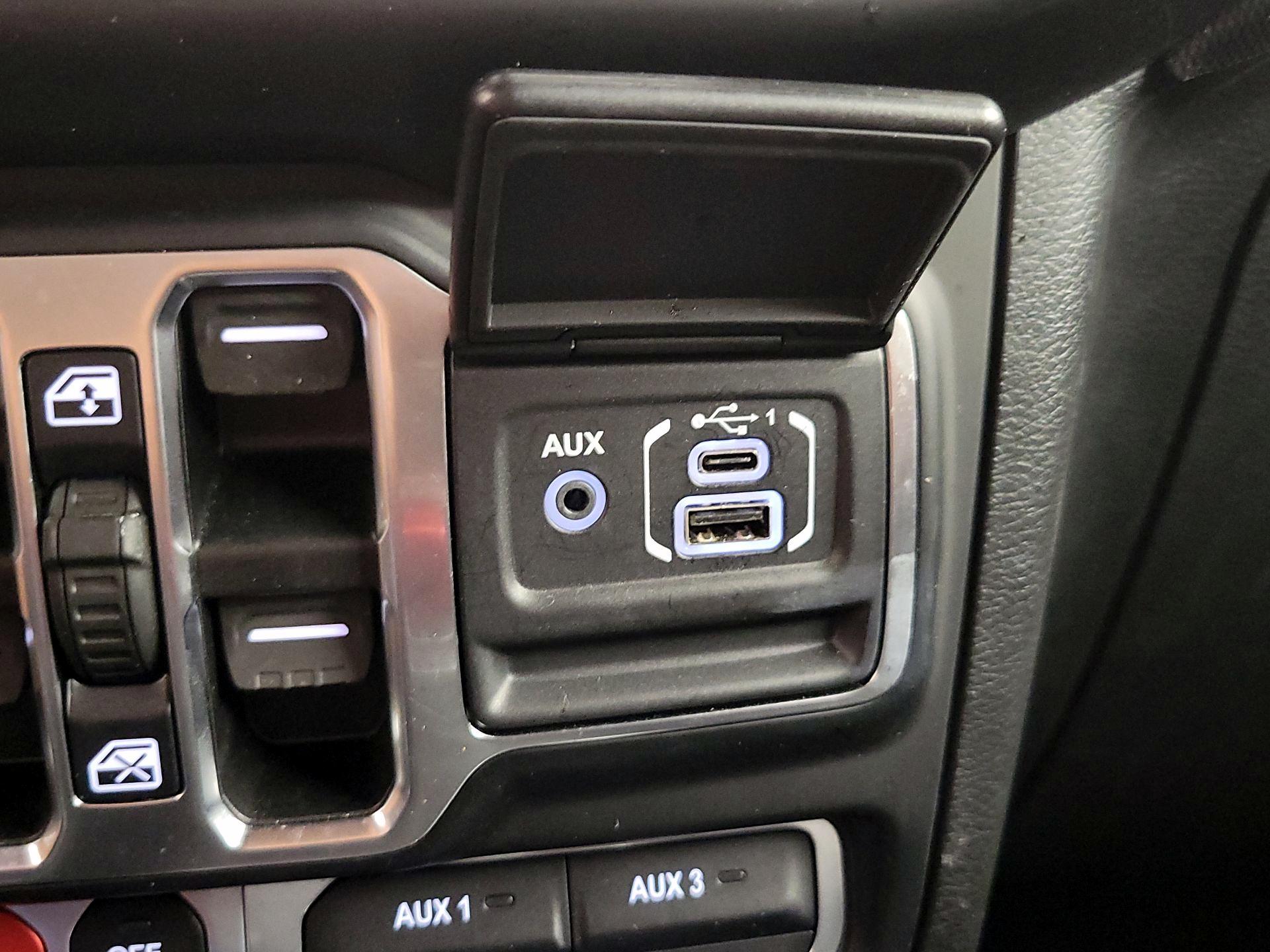Thumbnail: 2021 Jeep Wrangler - 19