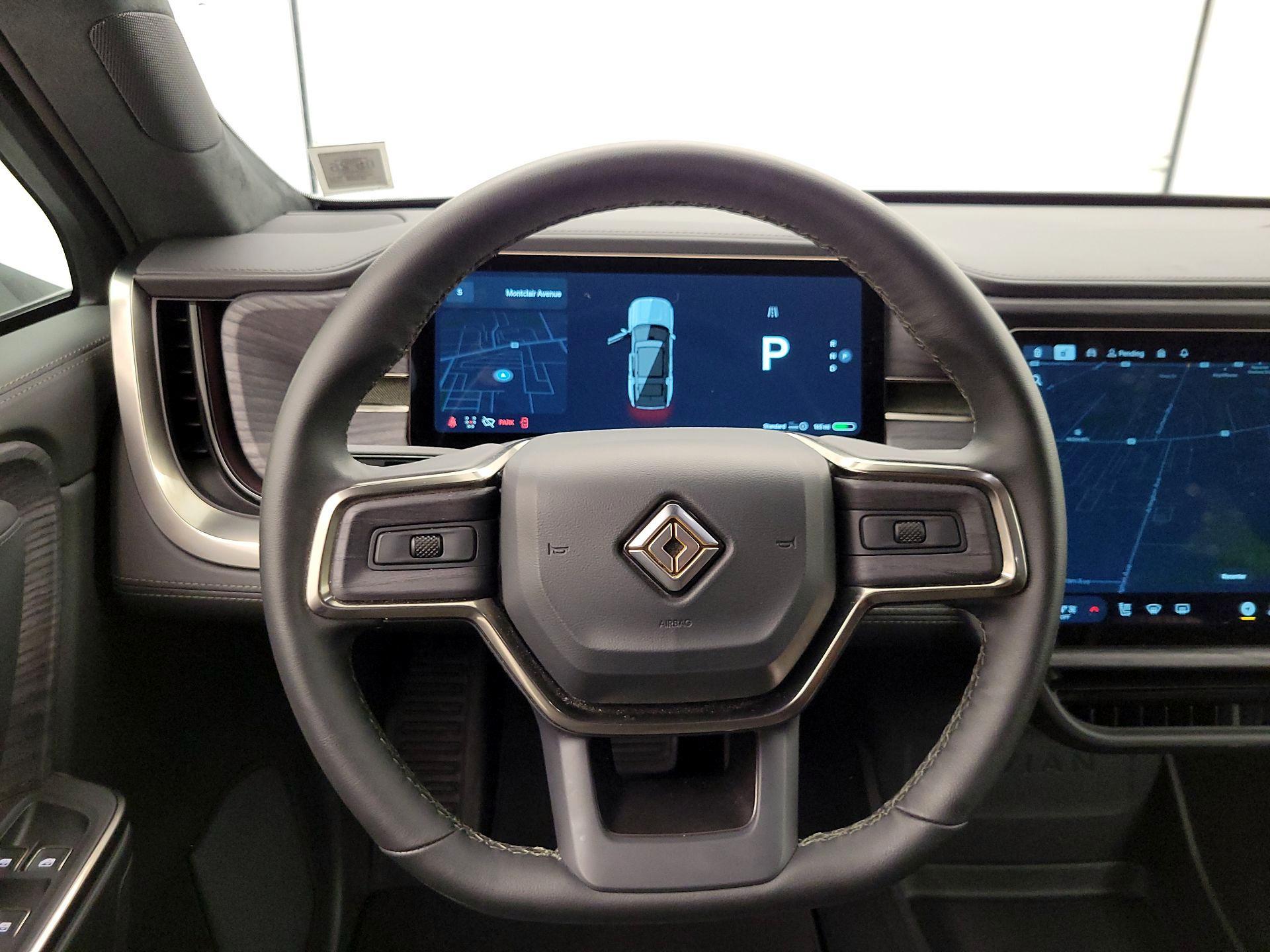 Thumbnail: 2025 Rivian R1S - 10