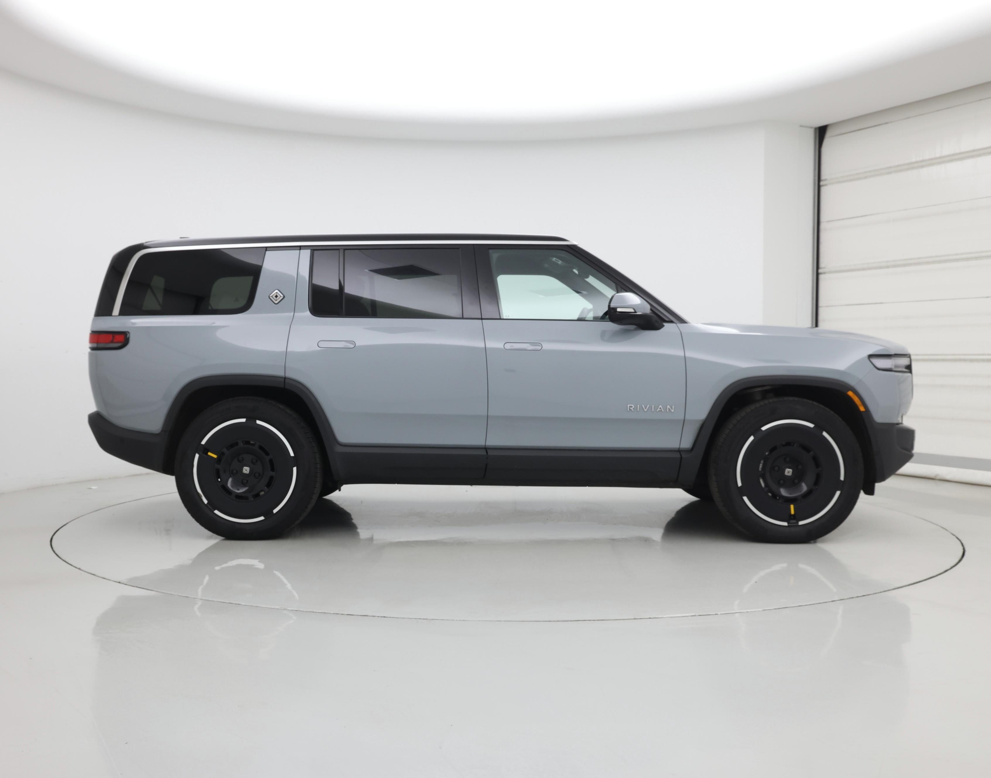 Thumbnail: 2025 Rivian R1S - 7