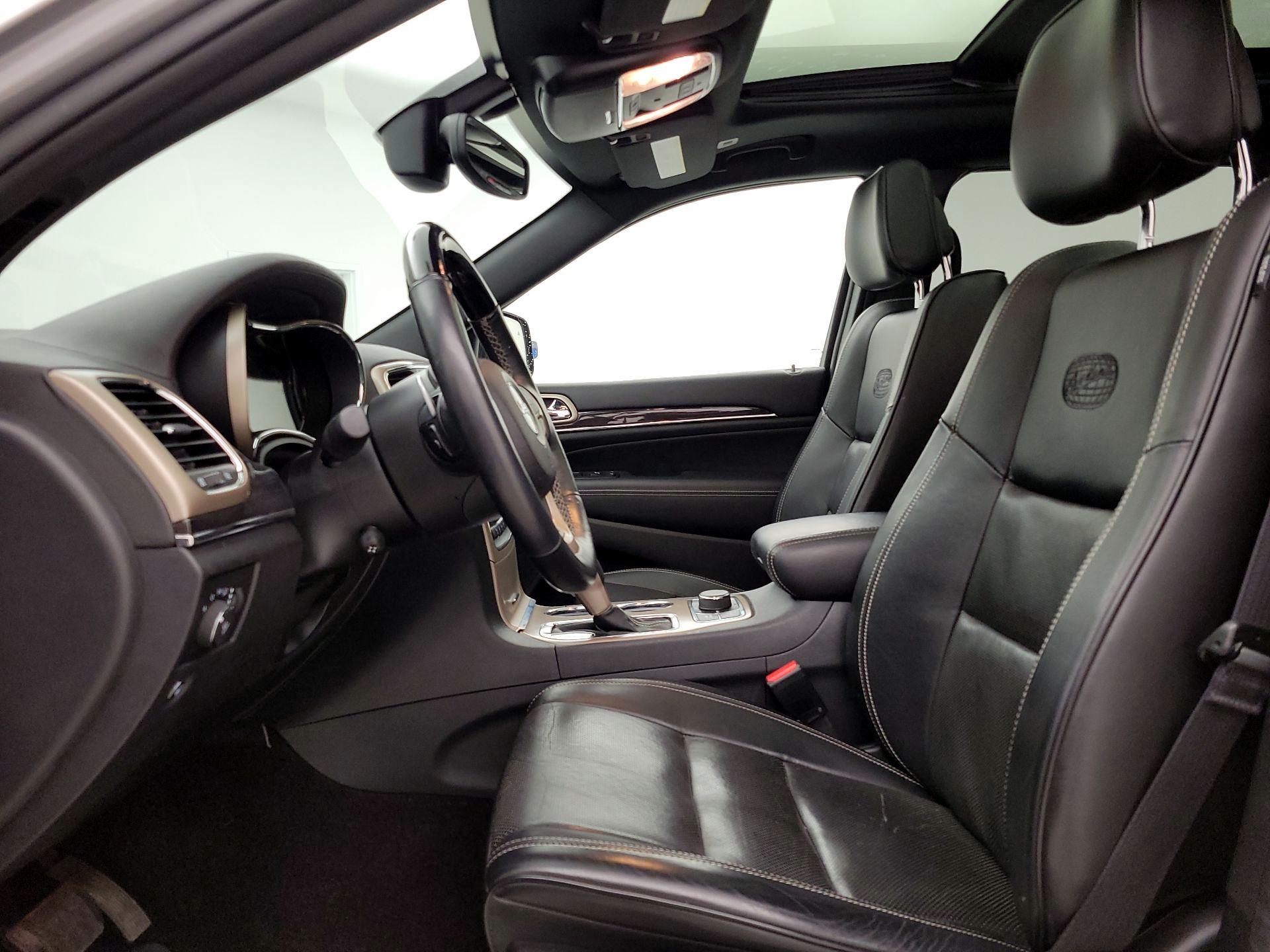 Thumbnail: 2017 Jeep Grand Cherokee - 11