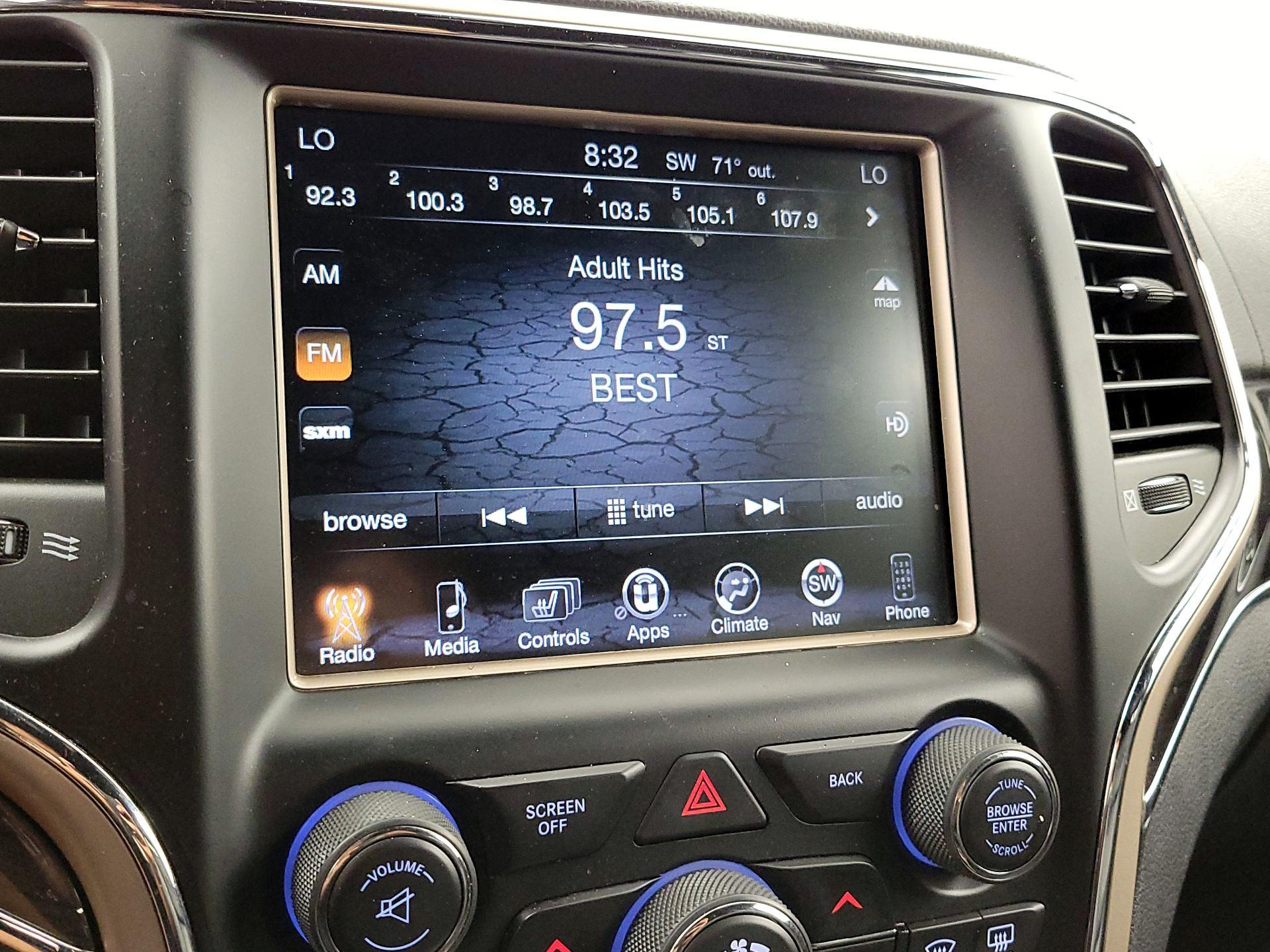 Thumbnail: 2017 Jeep Grand Cherokee - 16