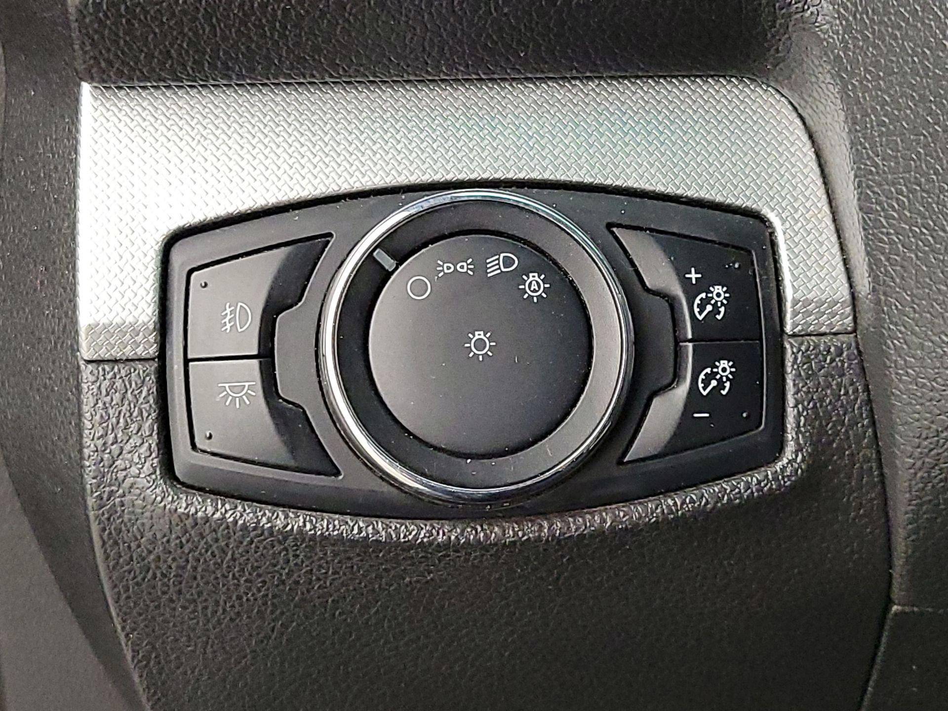 Thumbnail: 2014 Ford Explorer - 13