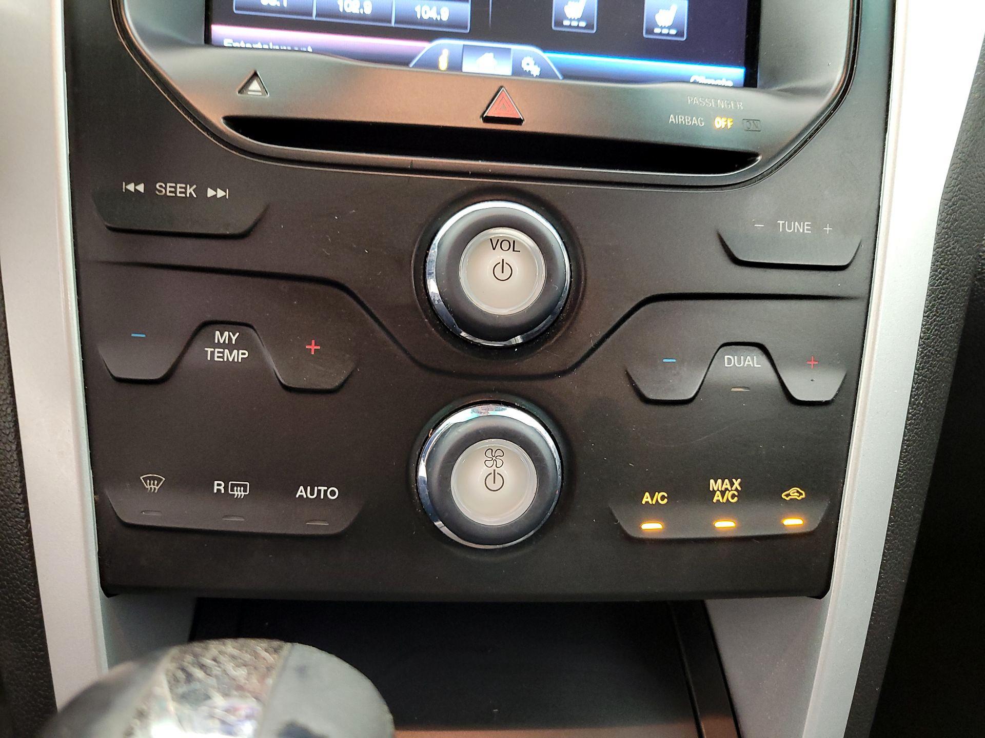 Thumbnail: 2014 Ford Explorer - 17