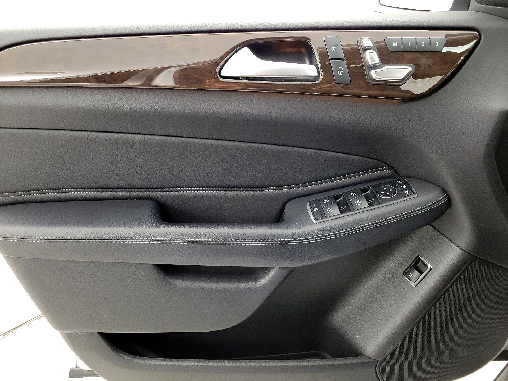 Thumbnail: 2017 Mercedes-Benz GLS - 12