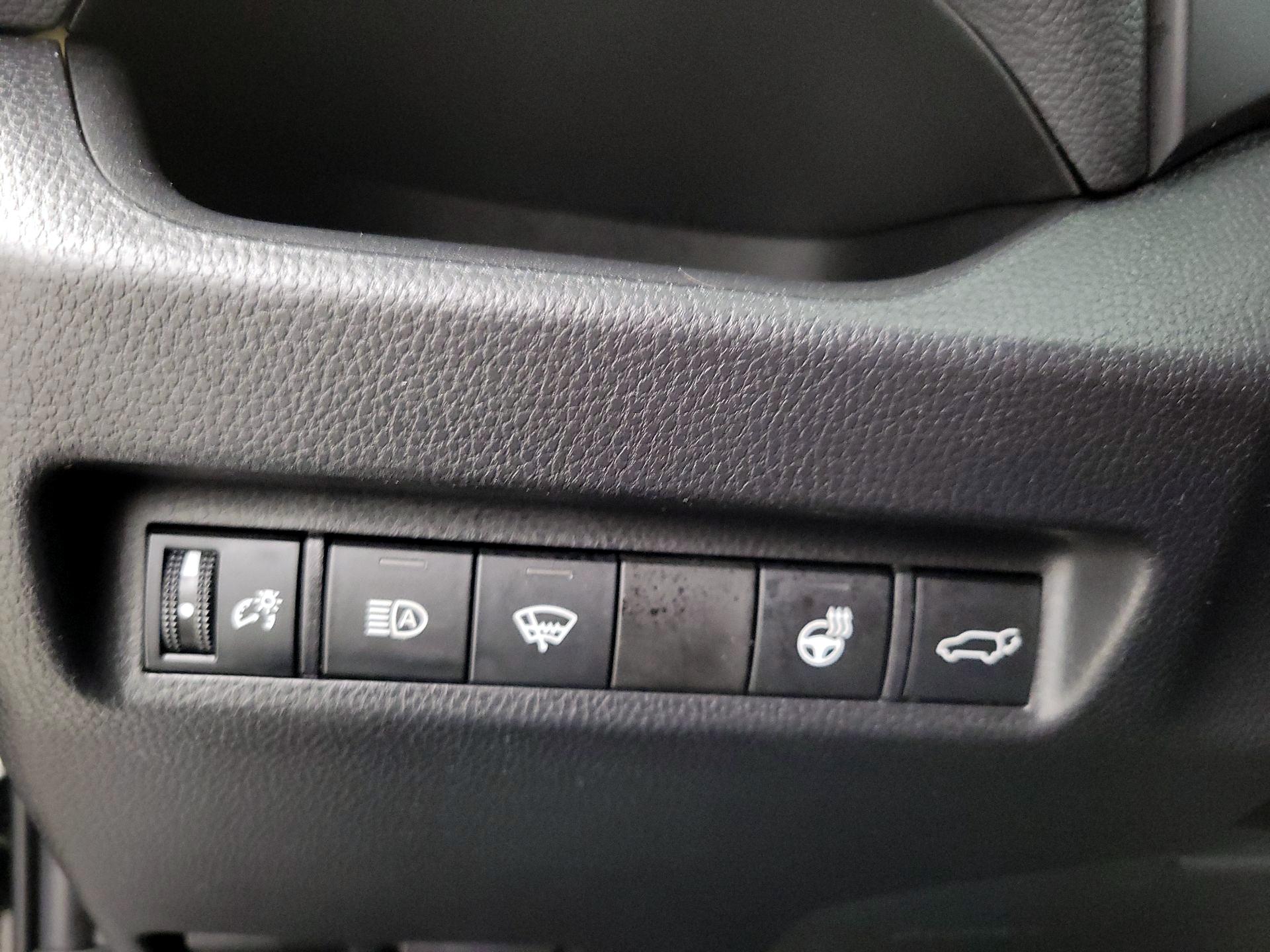 Thumbnail: 2022 Toyota RAV4 - 13