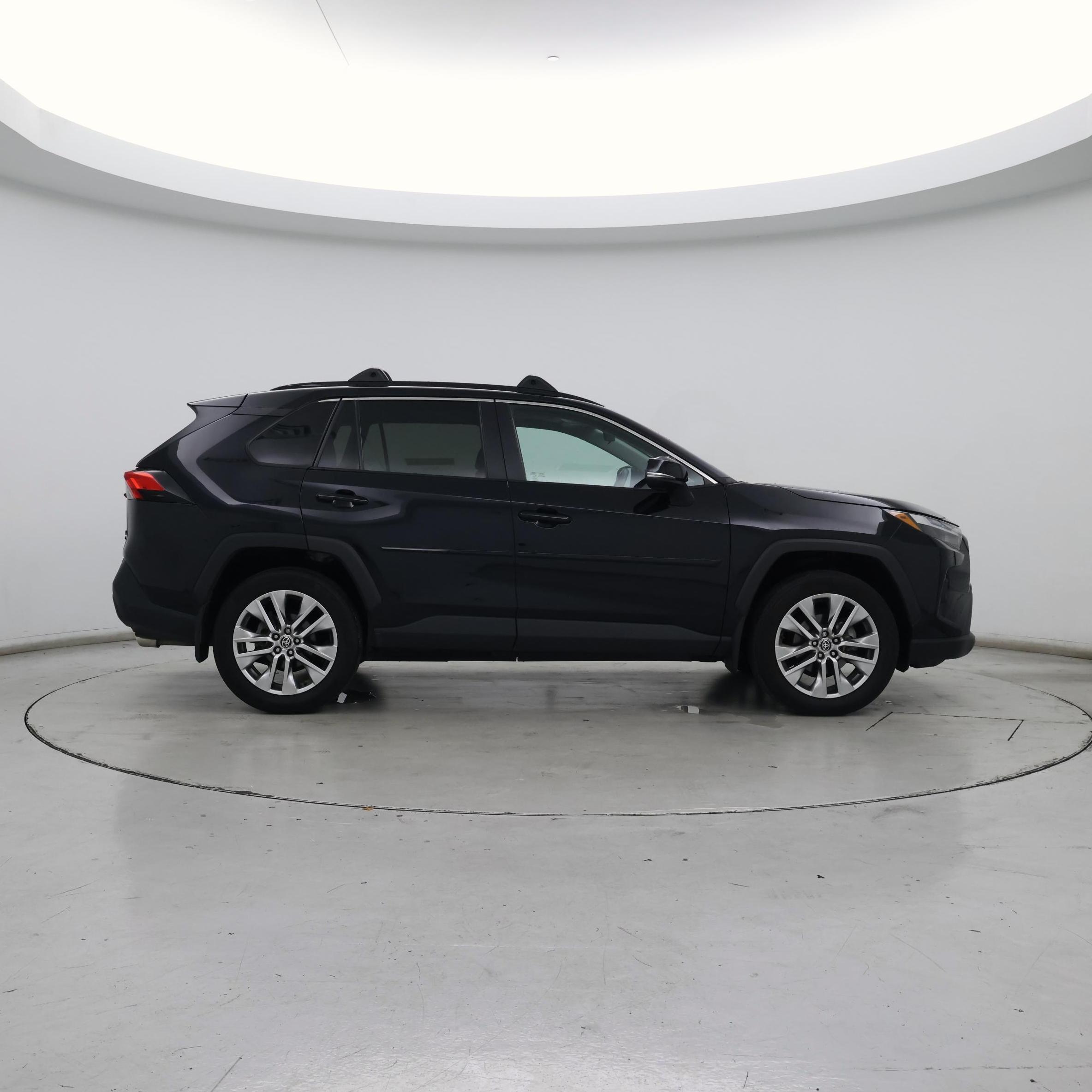 Thumbnail: 2022 Toyota RAV4 - 7