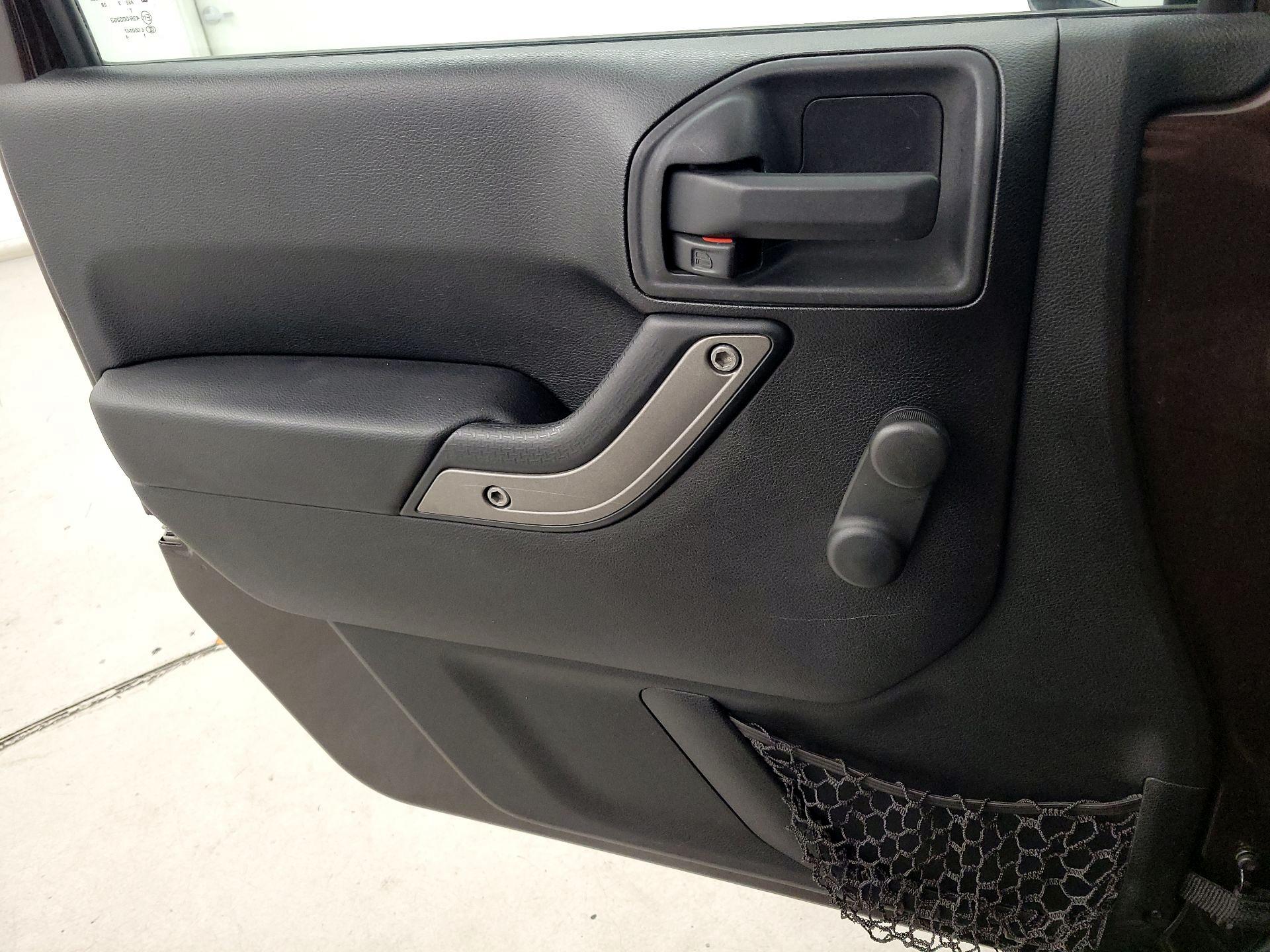 Thumbnail: 2013 Jeep Wrangler - 12
