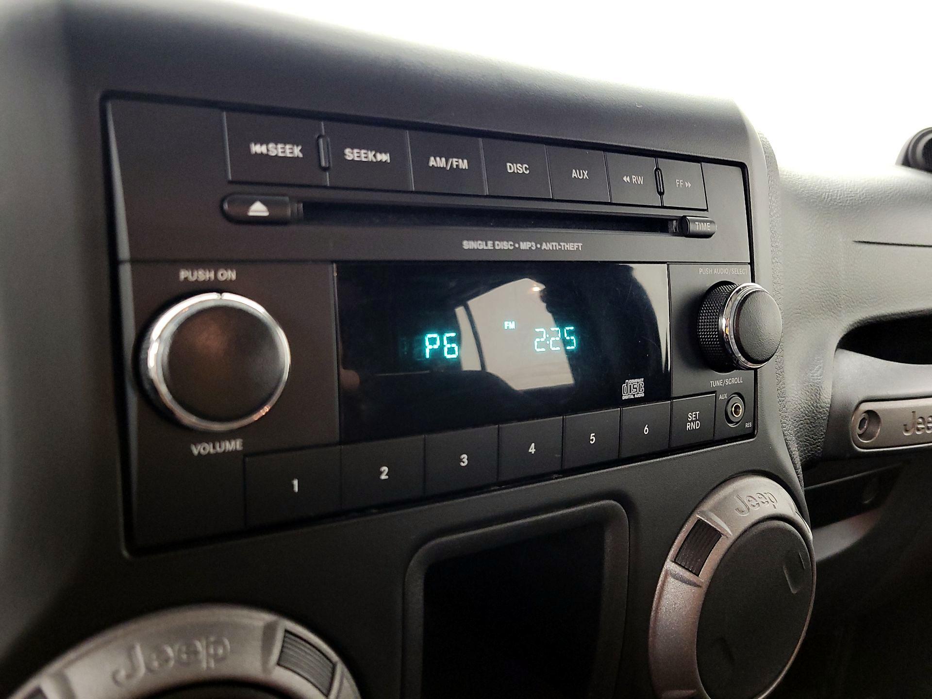 Thumbnail: 2013 Jeep Wrangler - 13