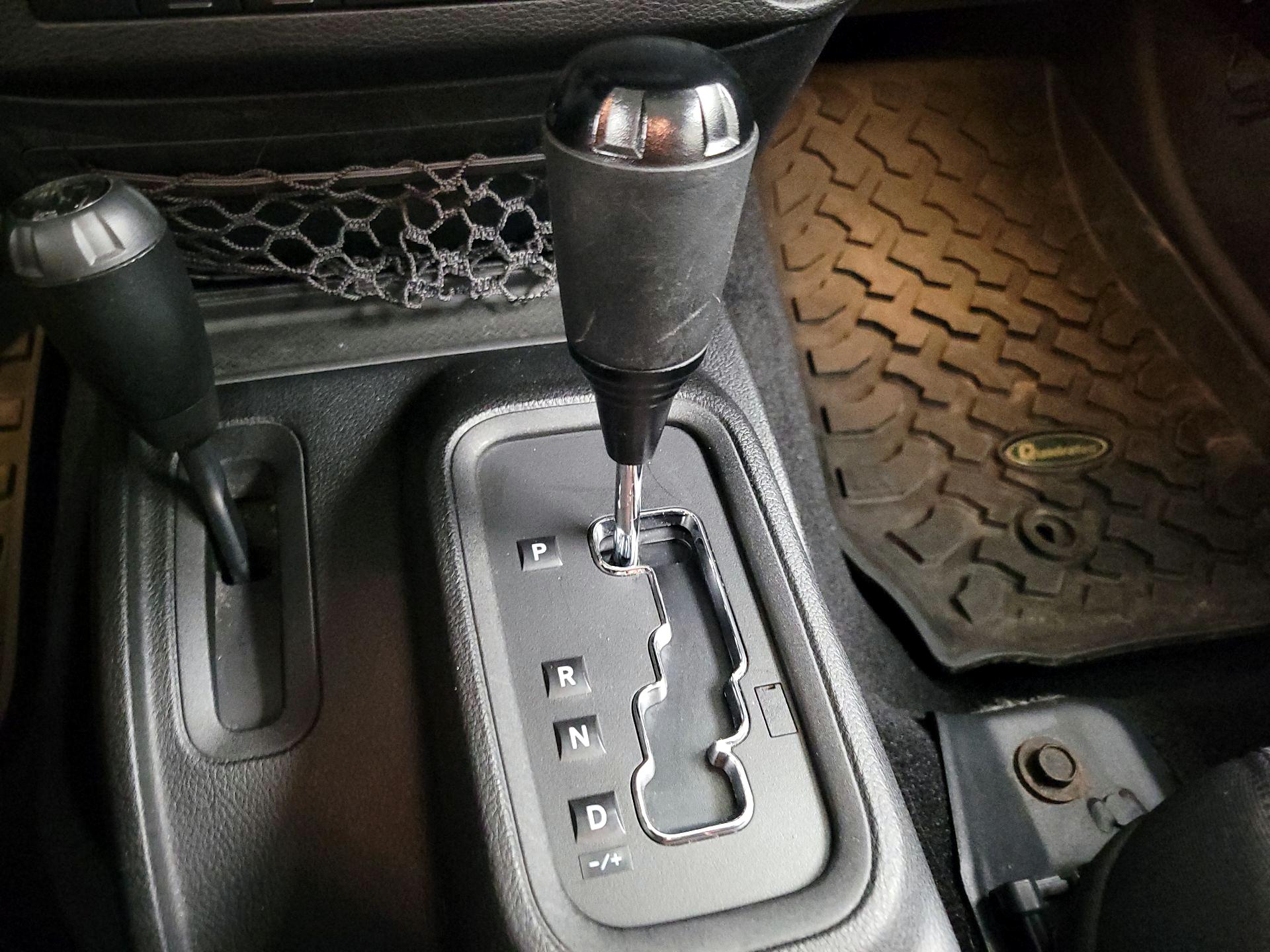 Thumbnail: 2013 Jeep Wrangler - 15