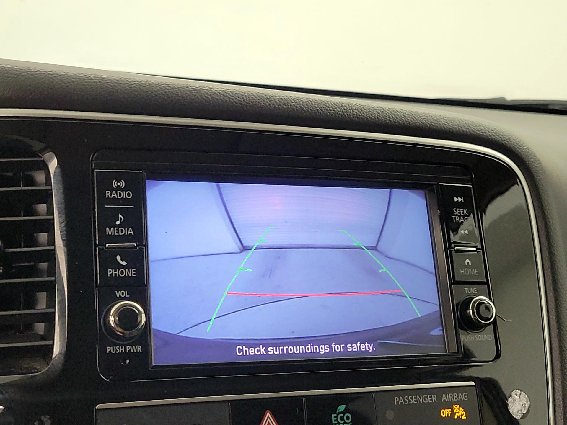 Thumbnail: 2019 Mitsubishi Outlander - 14