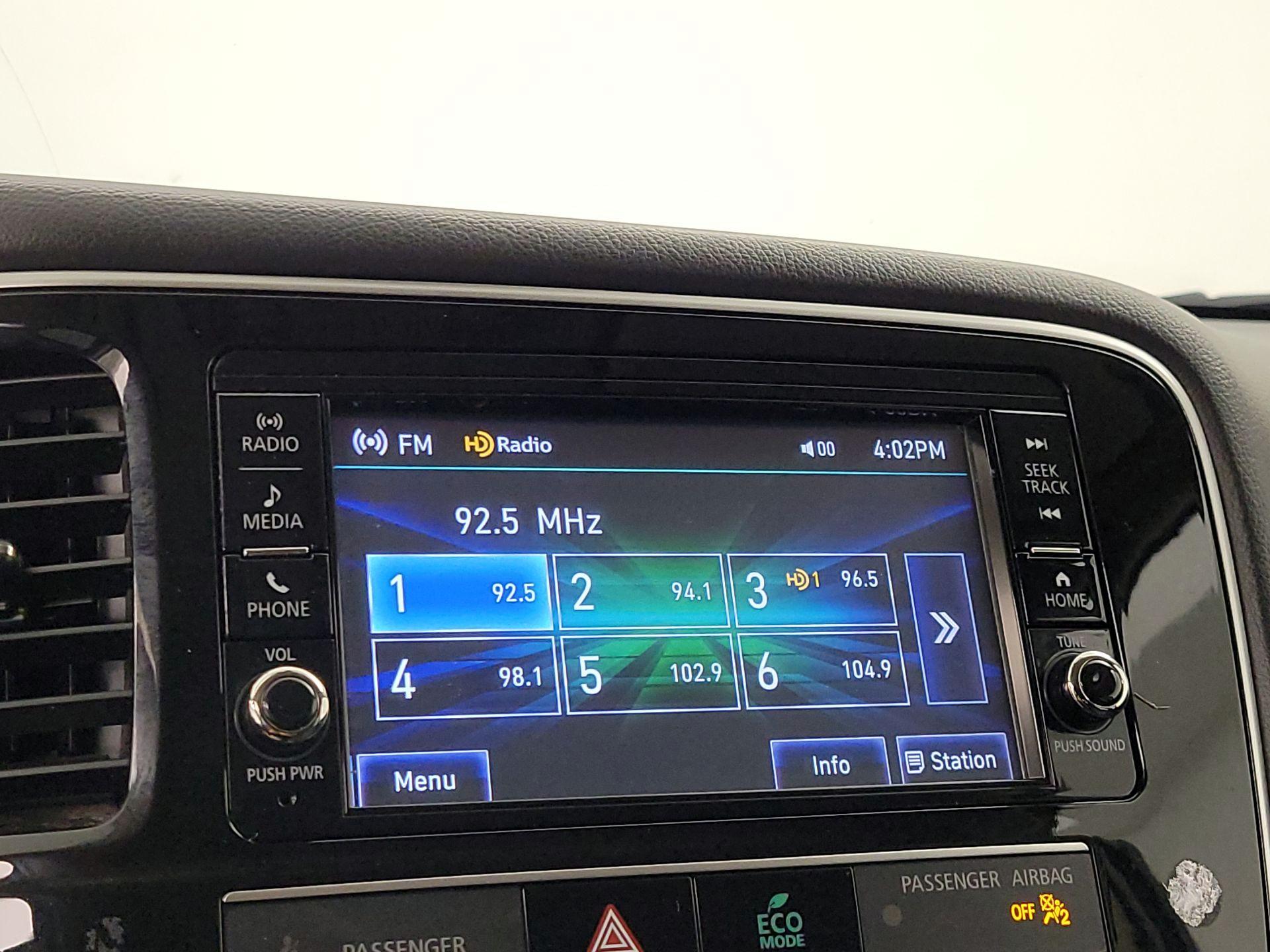 Thumbnail: 2019 Mitsubishi Outlander - 15