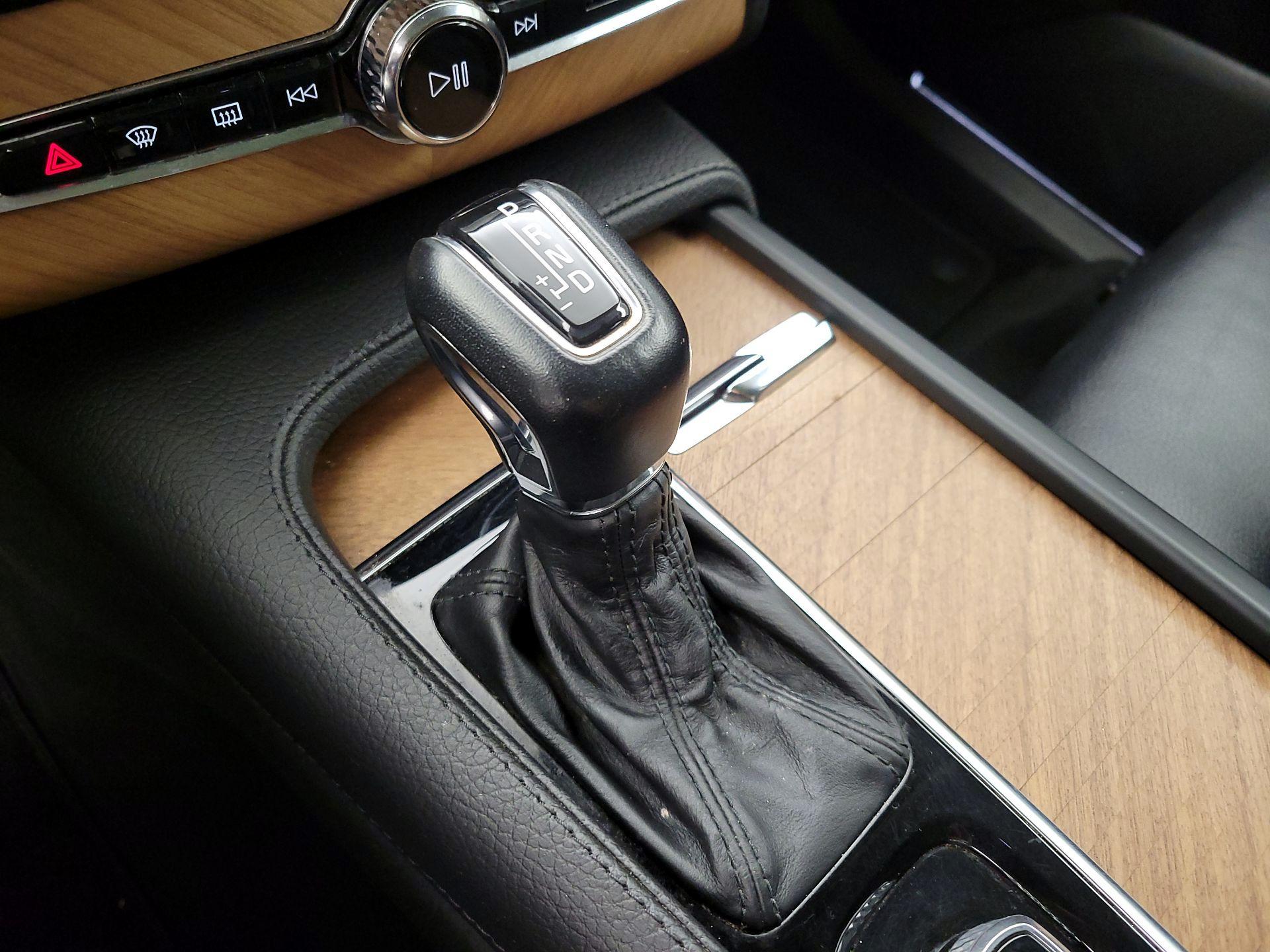 Thumbnail: 2022 Volvo XC90 - 18