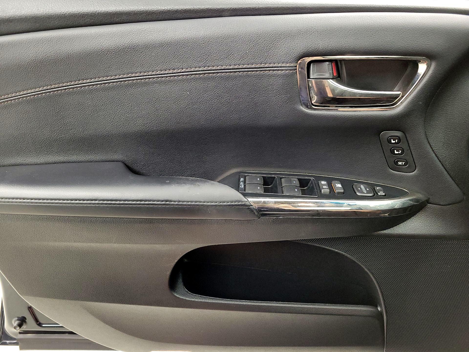 Thumbnail: 2016 Toyota Avalon - 12