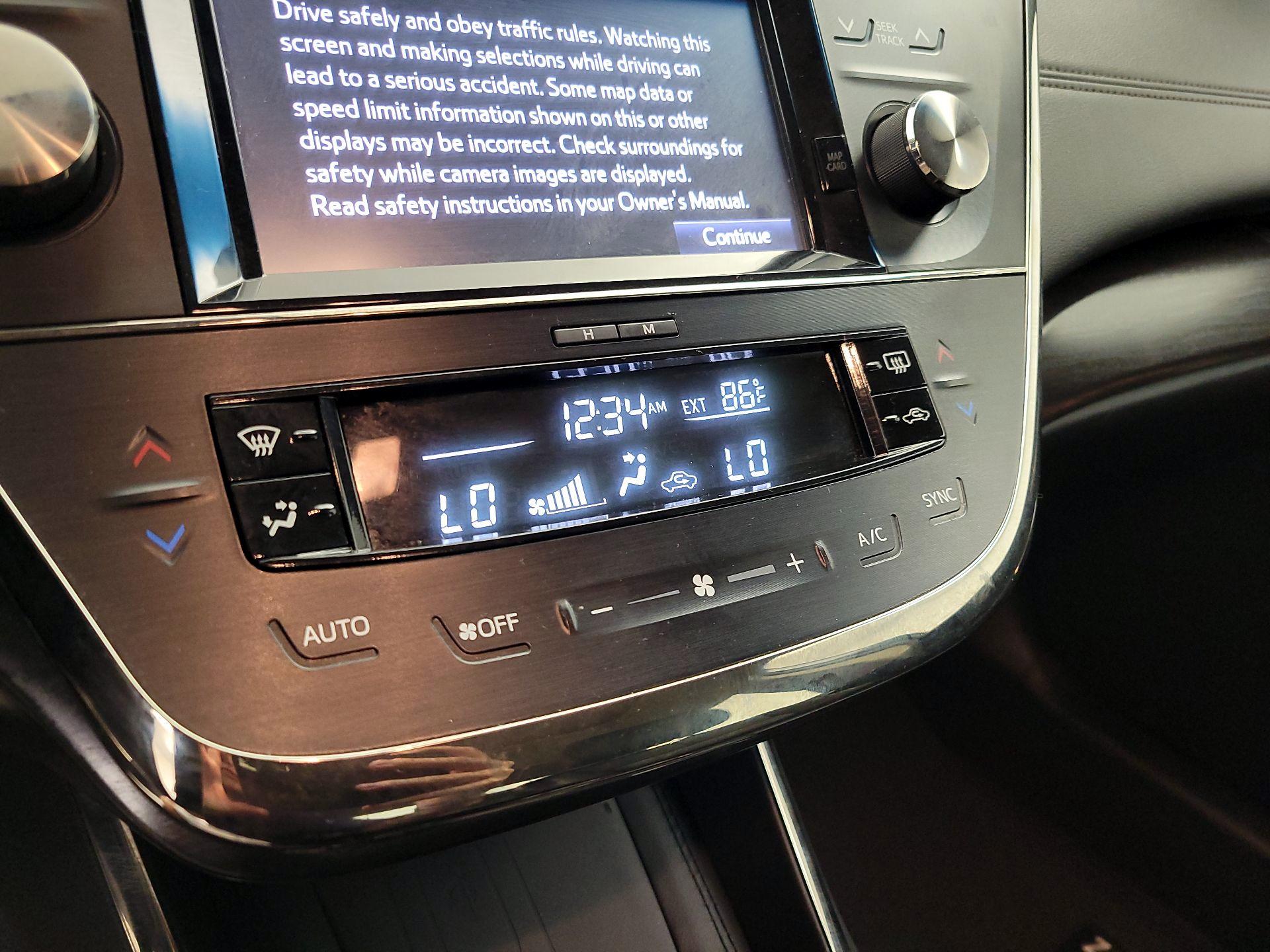 Thumbnail: 2016 Toyota Avalon - 16