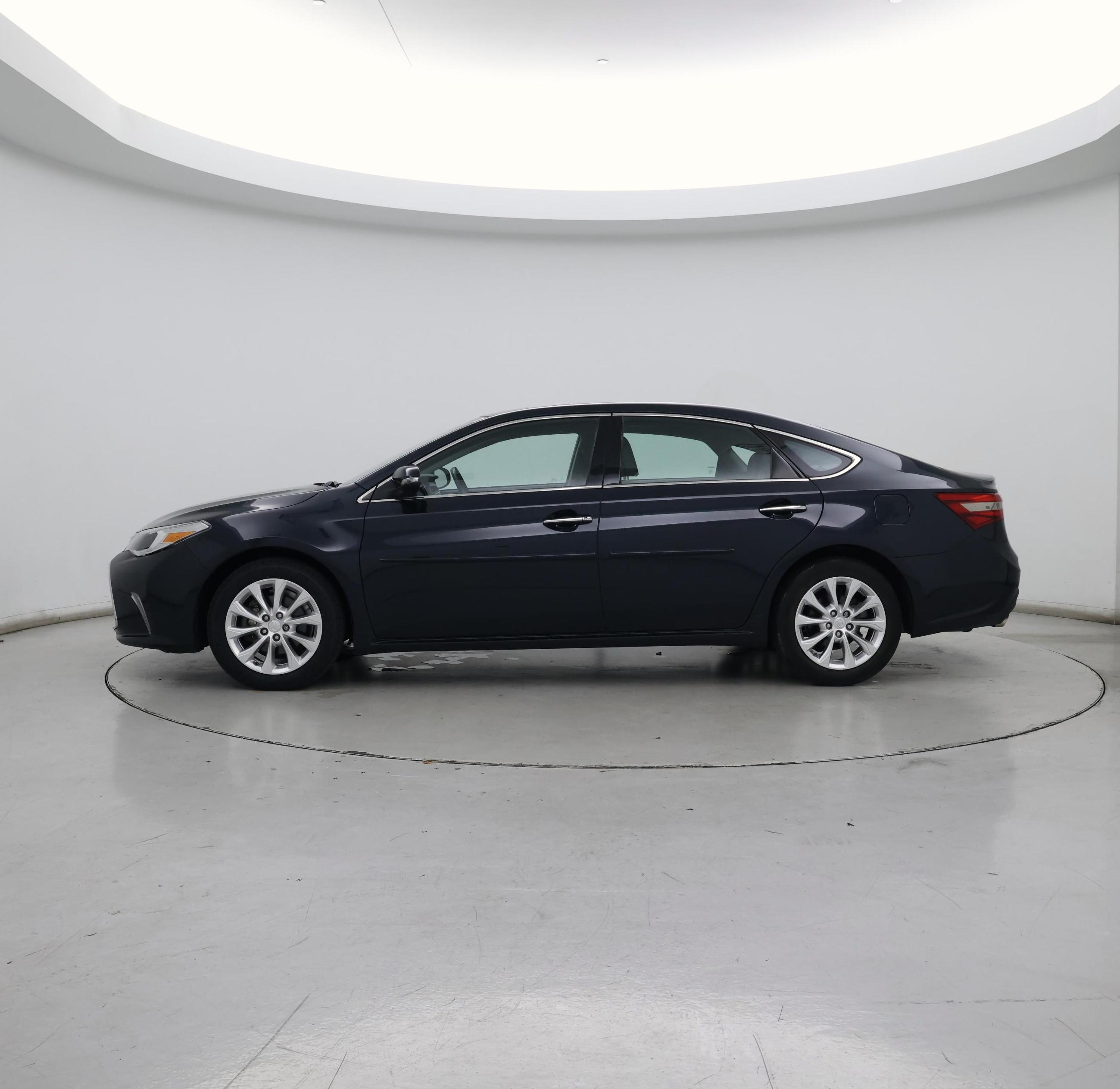 Thumbnail: 2016 Toyota Avalon - 3
