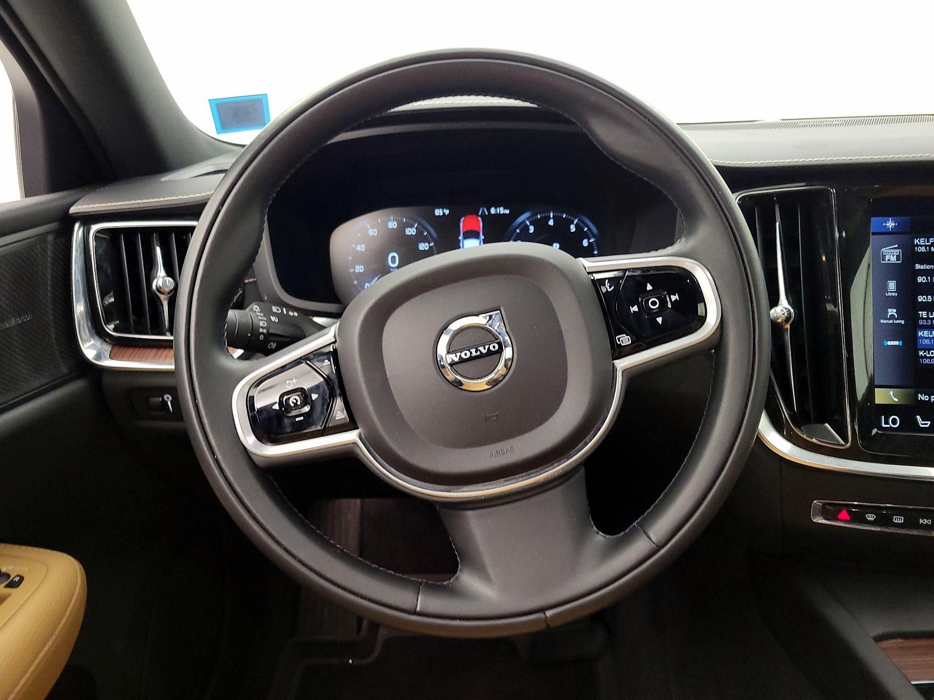 Thumbnail: 2019 Volvo S60 - 10
