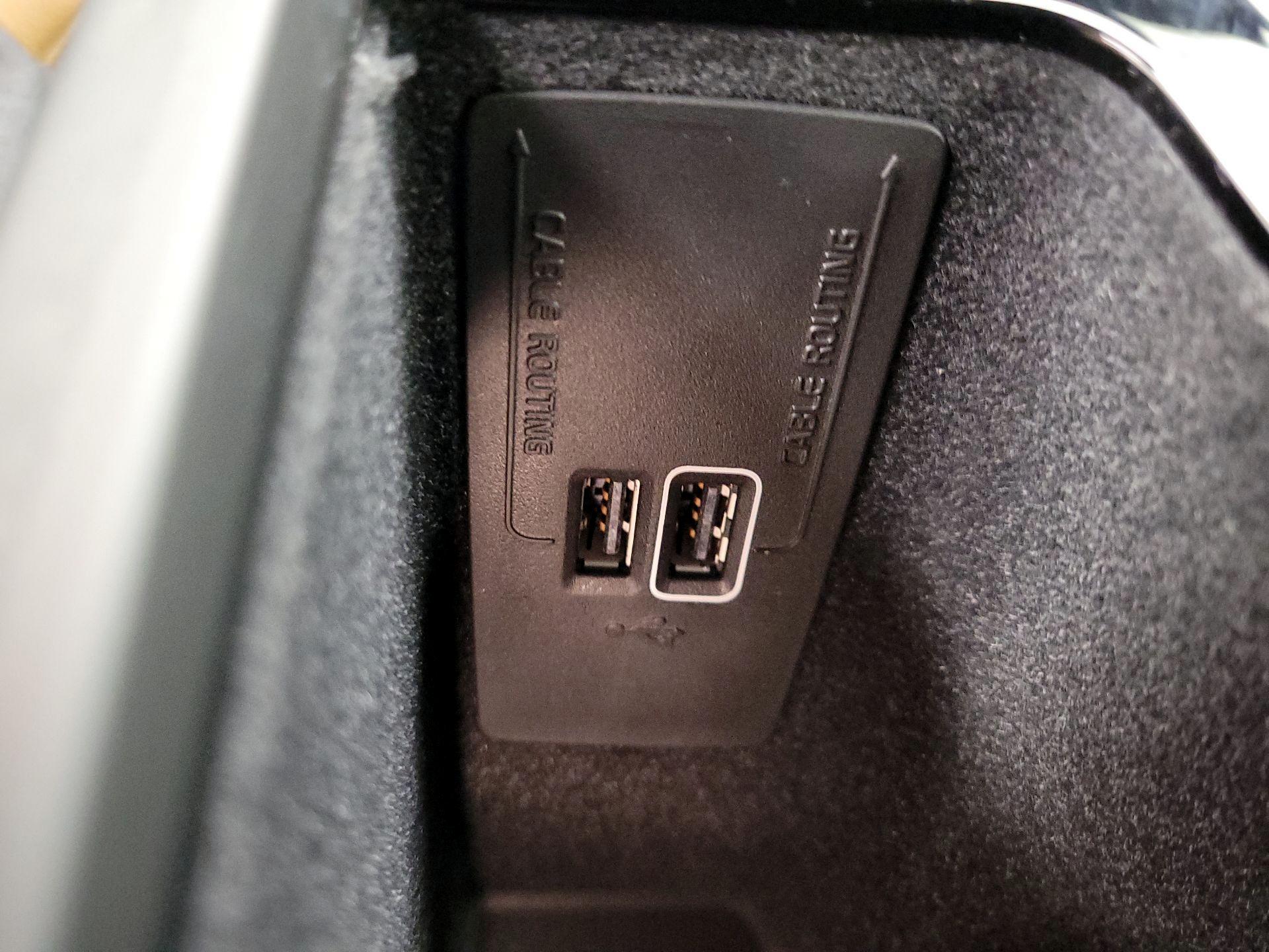 Thumbnail: 2019 Volvo S60 - 18