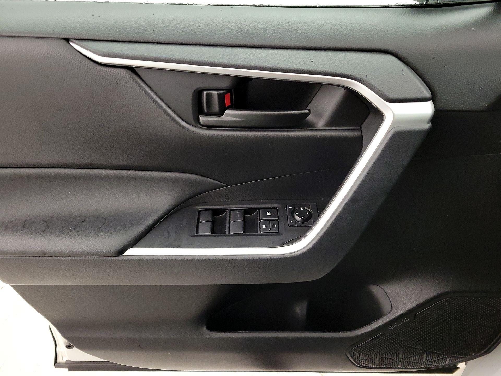Thumbnail: 2023 Toyota RAV4 - 12