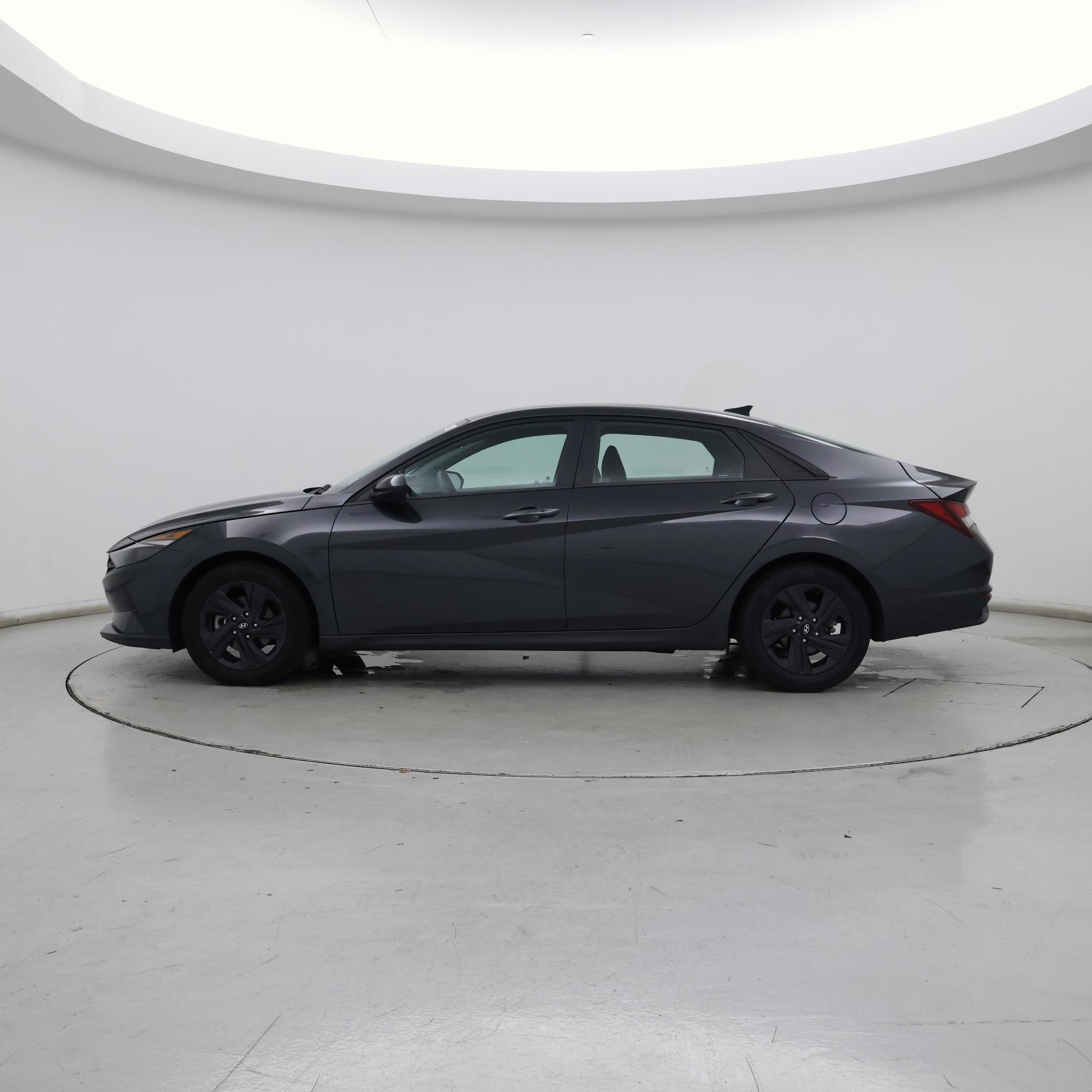 Thumbnail: 2023 Hyundai Elantra - 3
