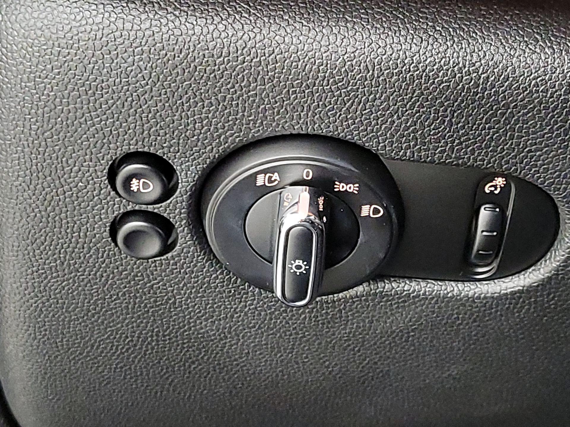 Thumbnail: 2021 MINI Cooper Hardtop - 13