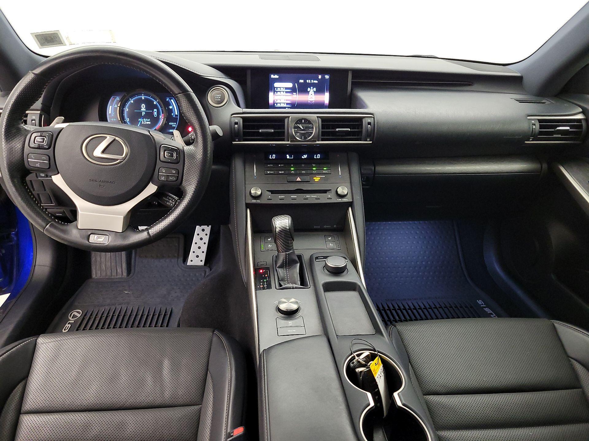 Thumbnail: 2019 Lexus IS - 9