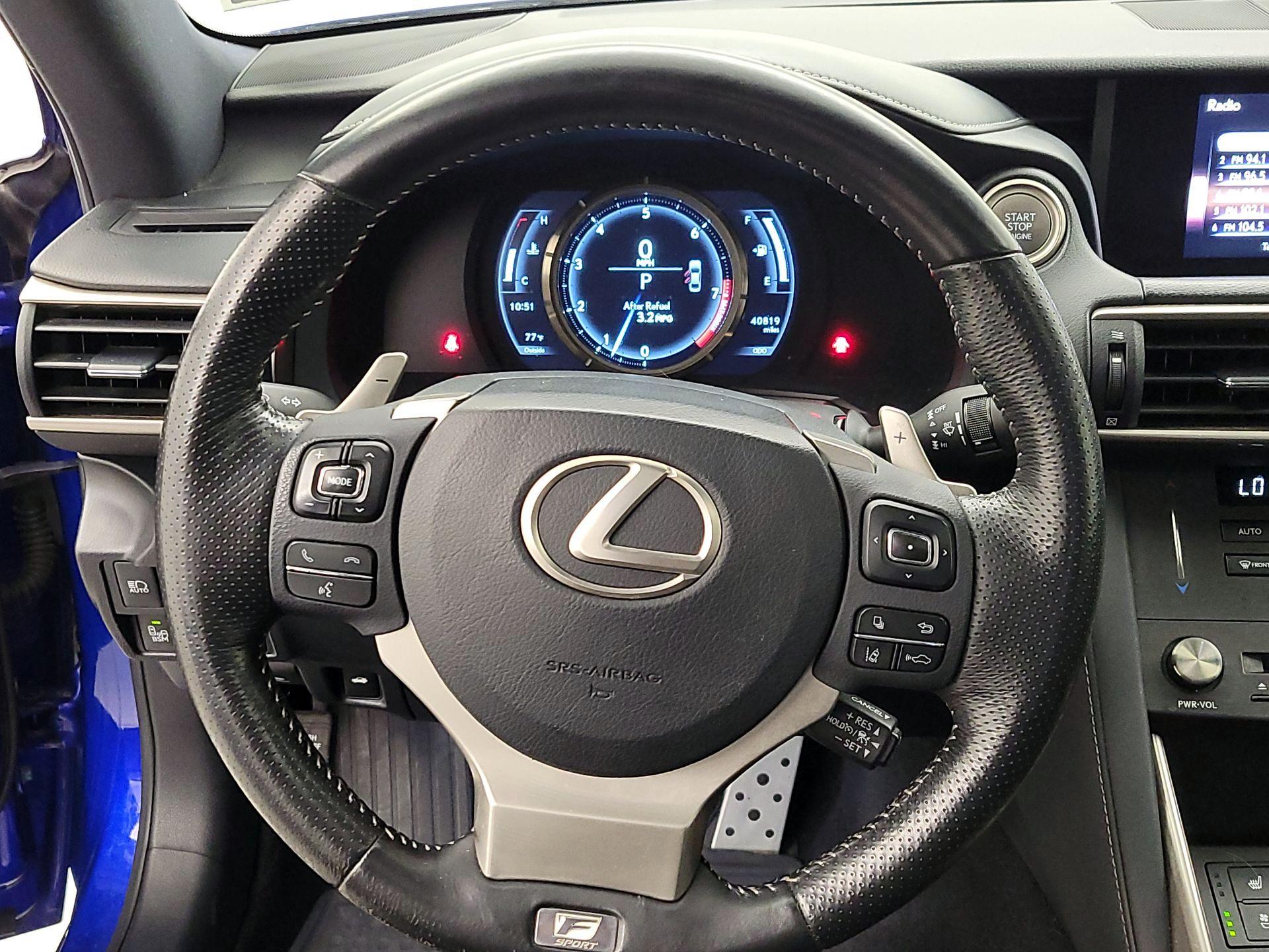 Thumbnail: 2019 Lexus IS - 10