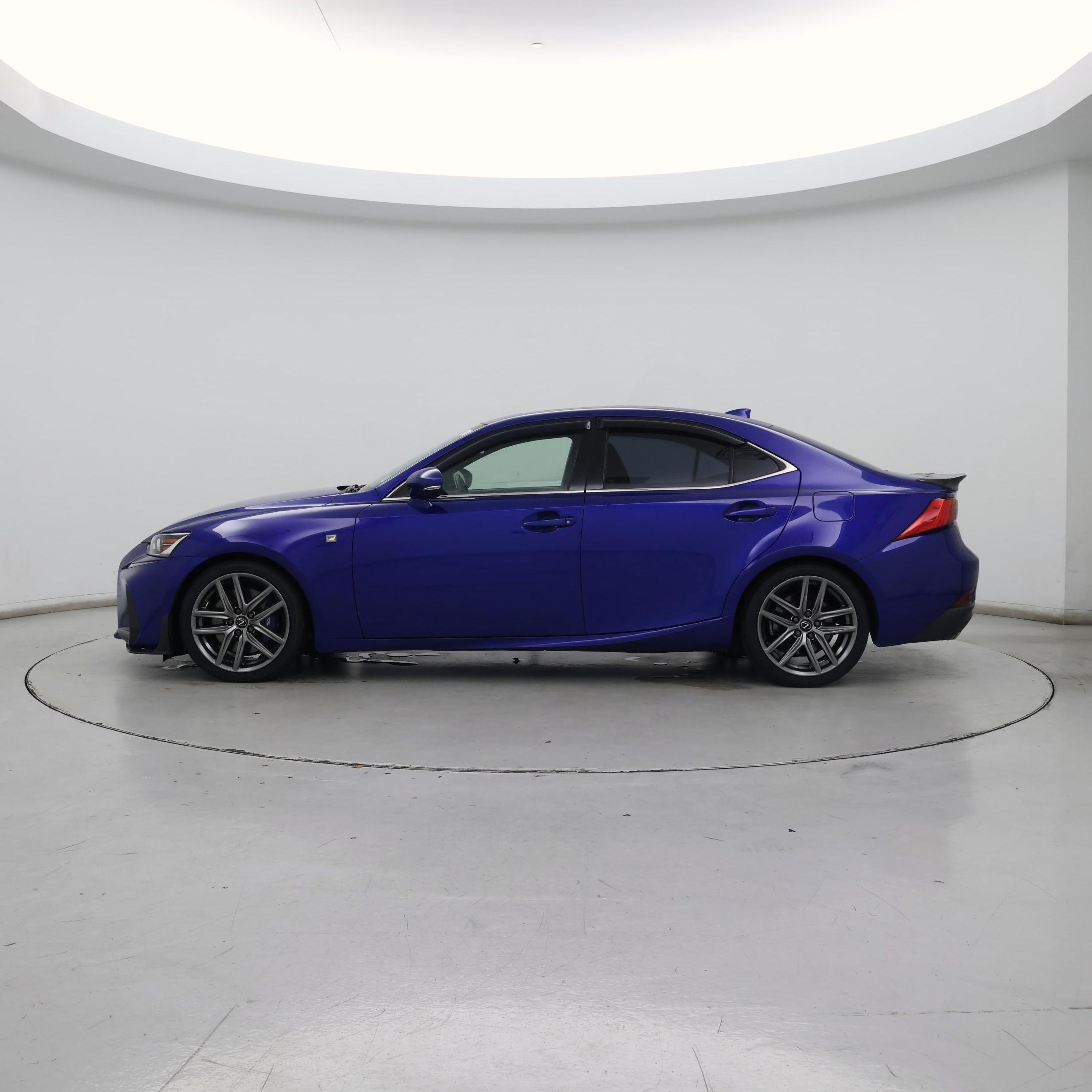 Thumbnail: 2019 Lexus IS - 3