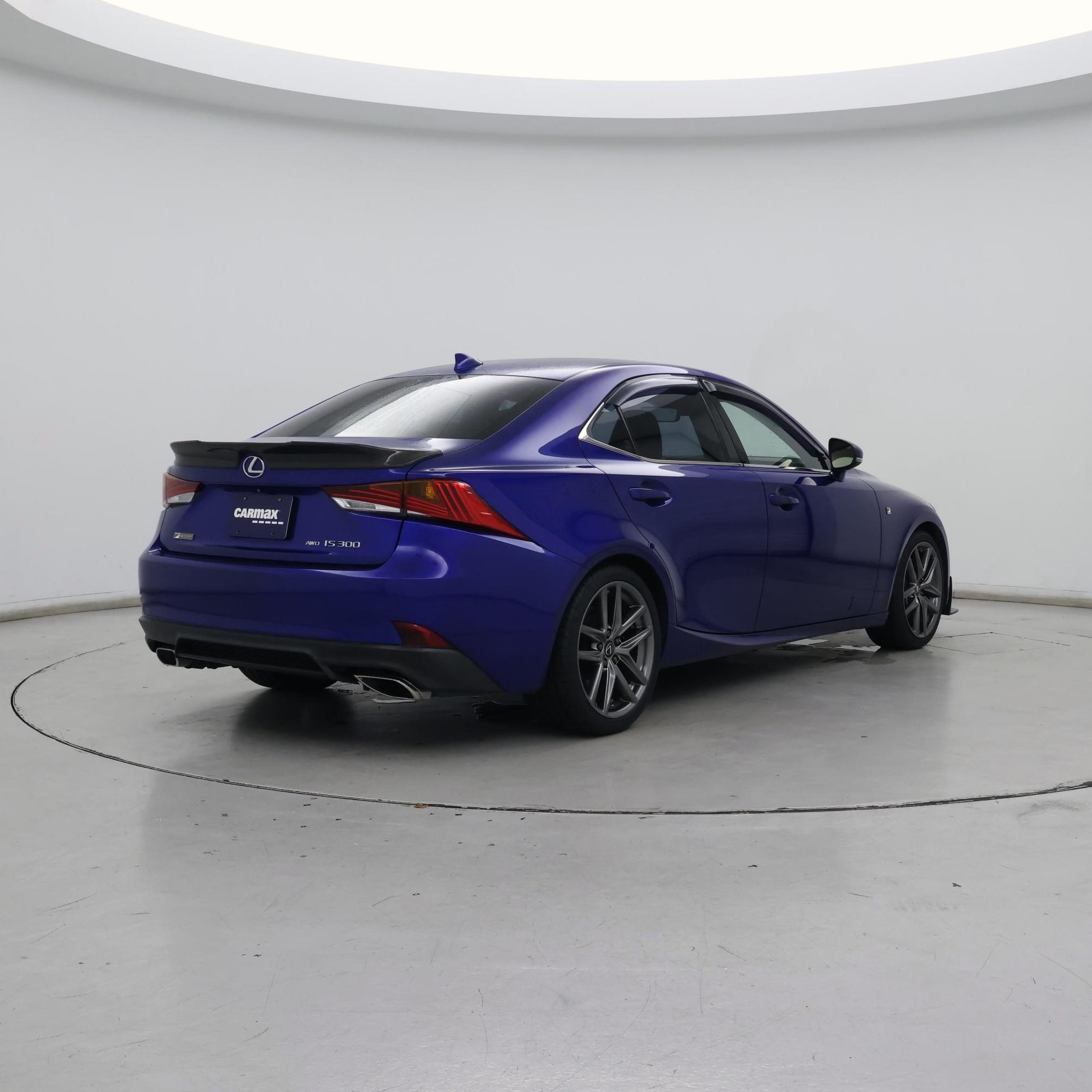 Thumbnail: 2019 Lexus IS - 8