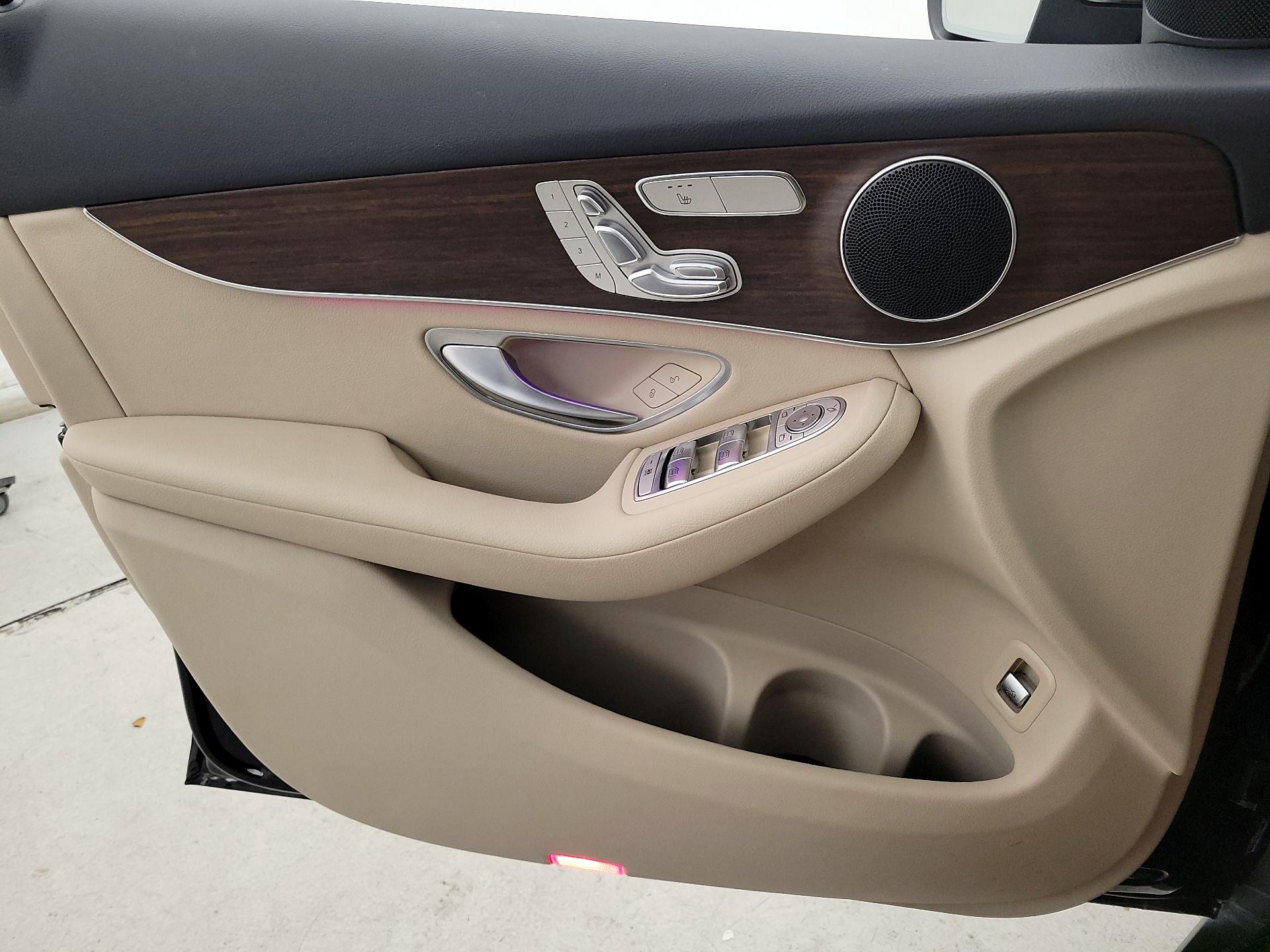 Thumbnail: 2022 Mercedes-Benz GLC - 12