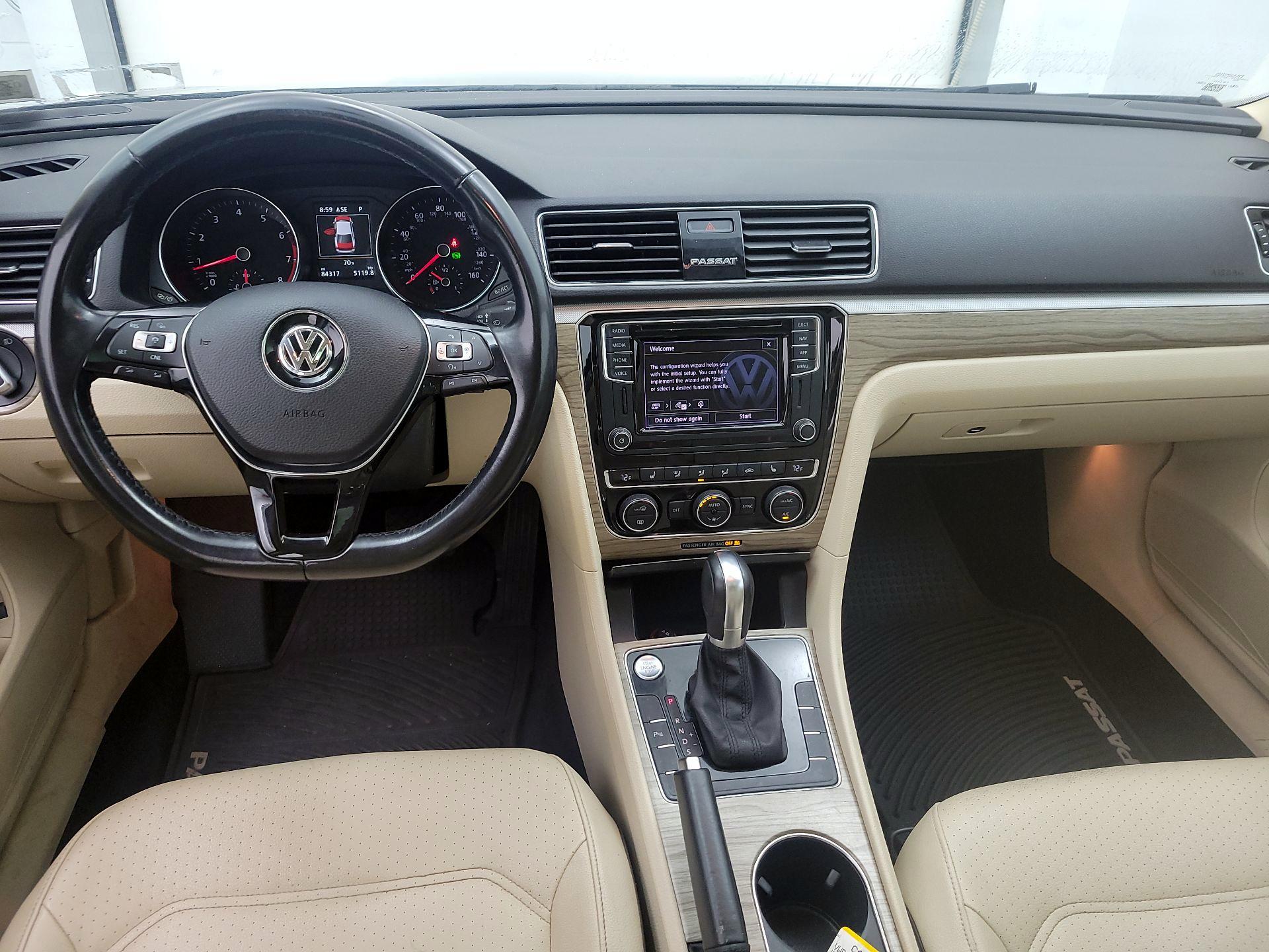 Thumbnail: 2018 Volkswagen Passat - 9