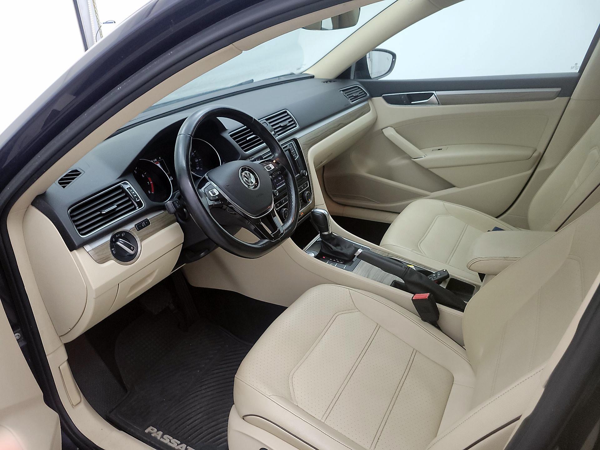 Thumbnail: 2018 Volkswagen Passat - 11