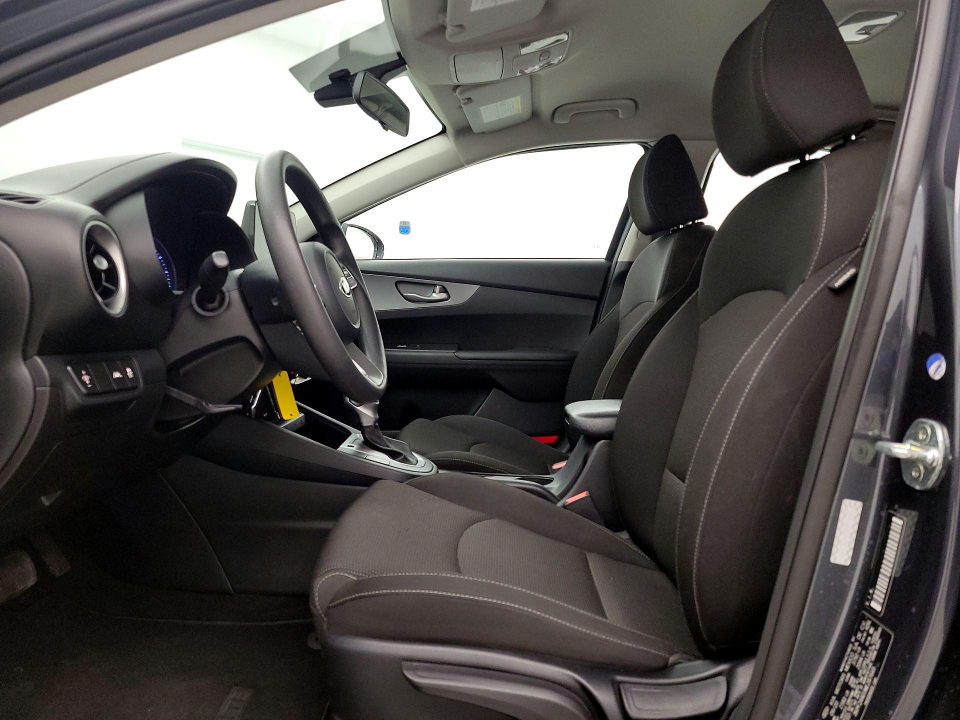 Thumbnail: 2021 Kia Forte - 11