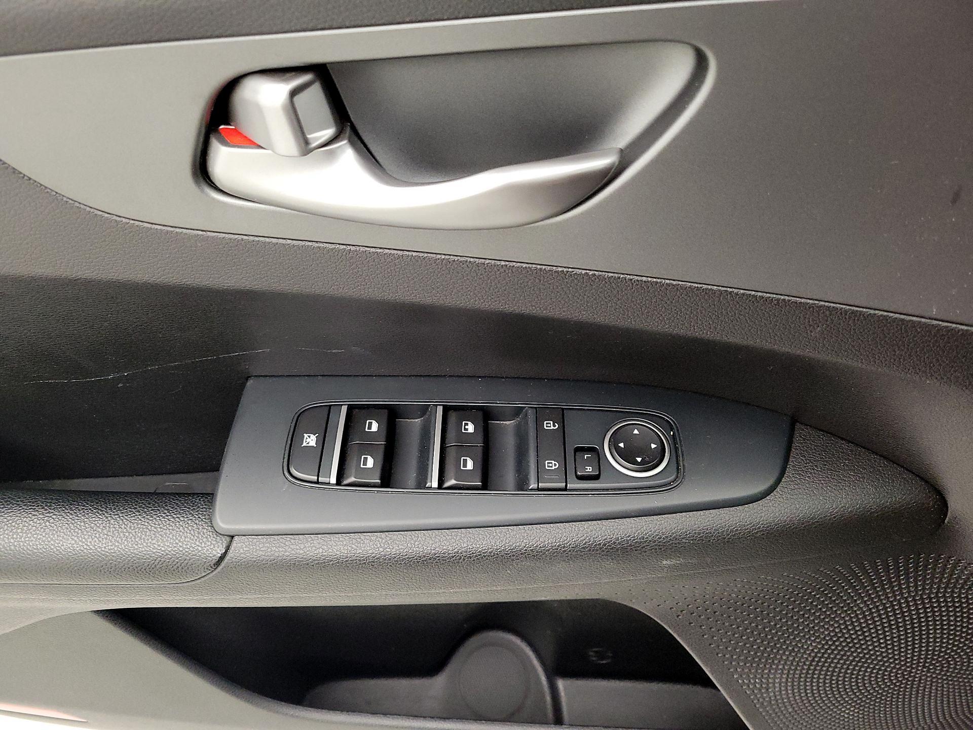 Thumbnail: 2021 Kia Forte - 12