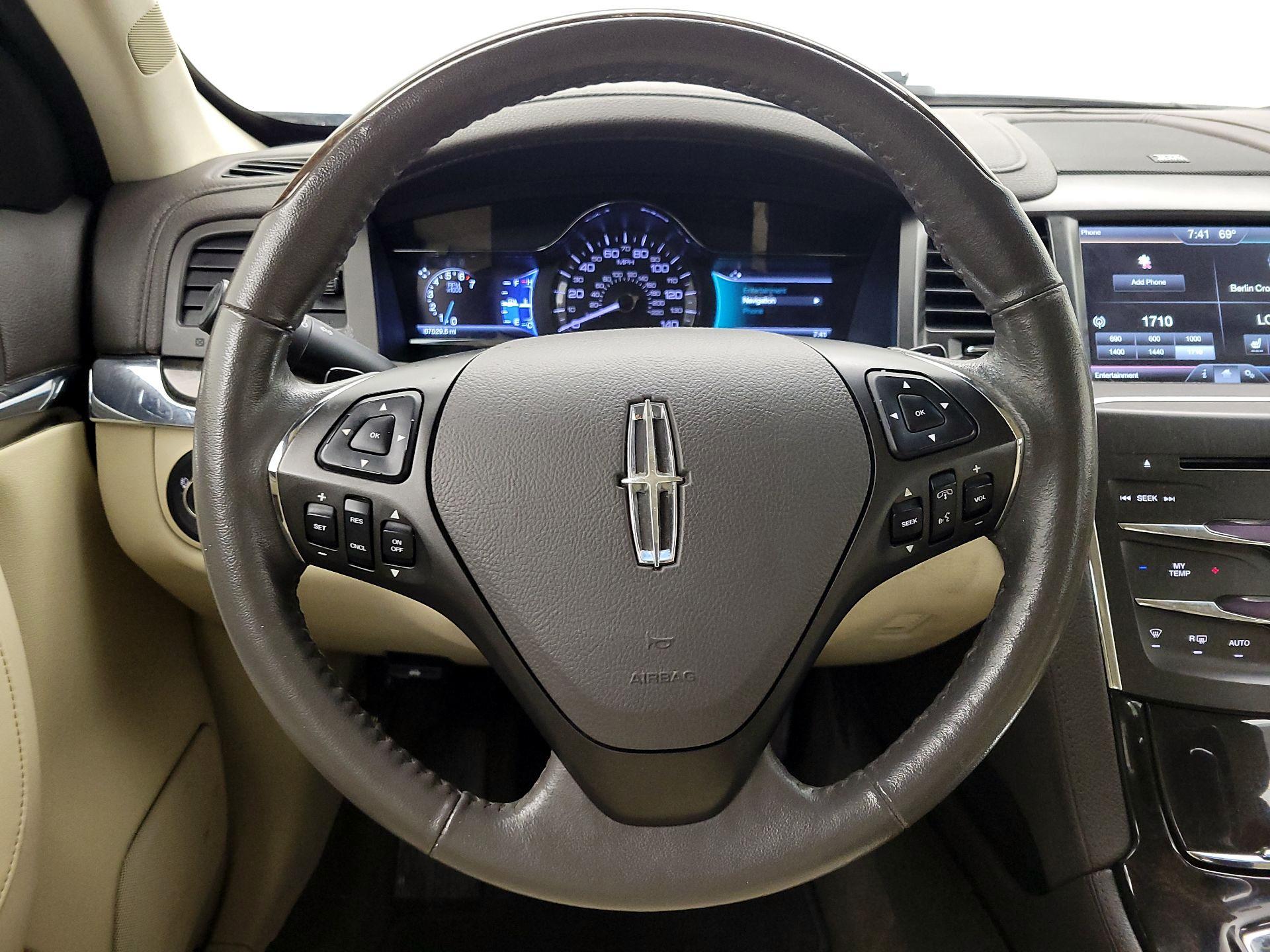 Thumbnail: 2014 Lincoln MKS - 10