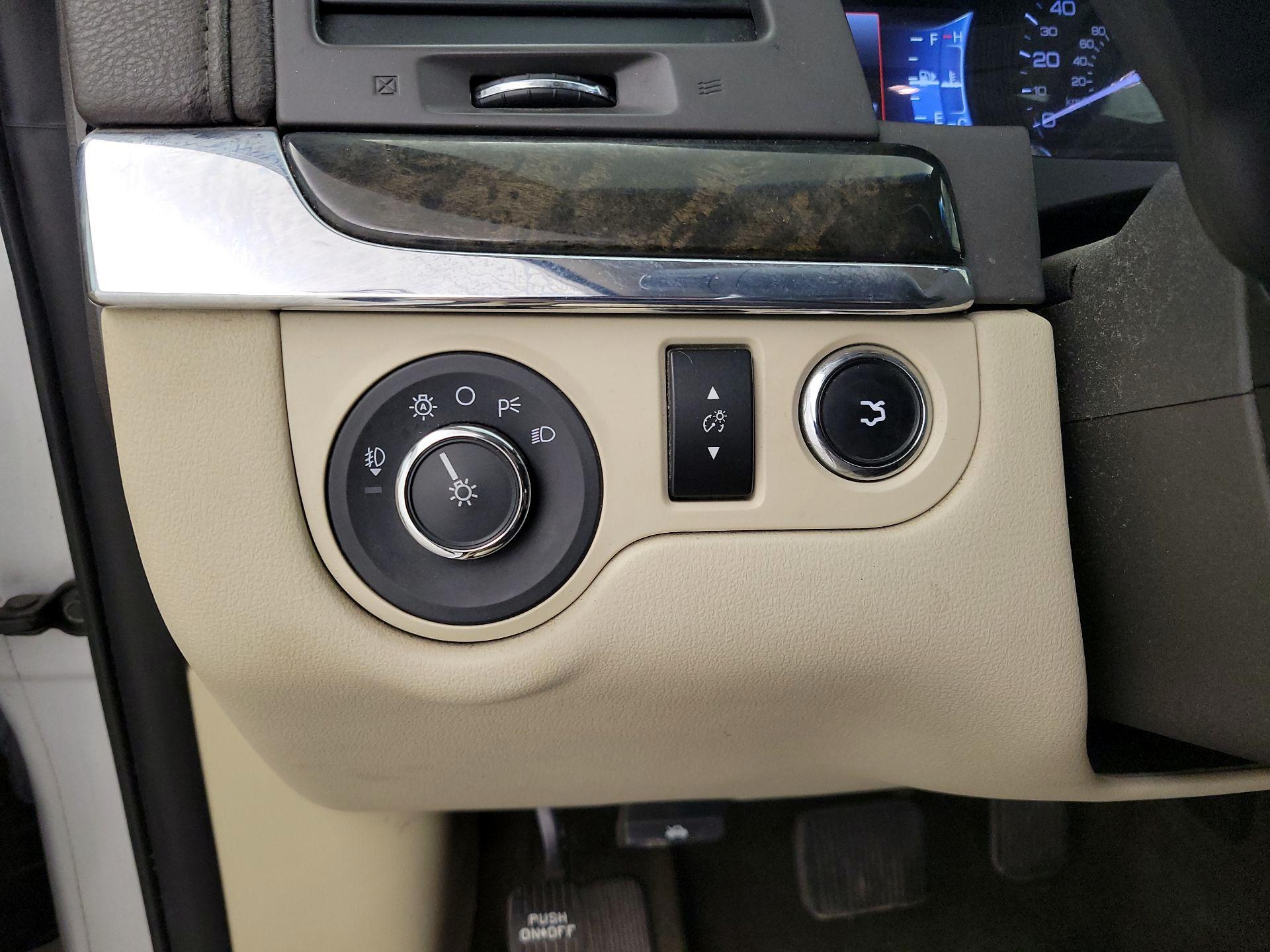Thumbnail: 2014 Lincoln MKS - 13