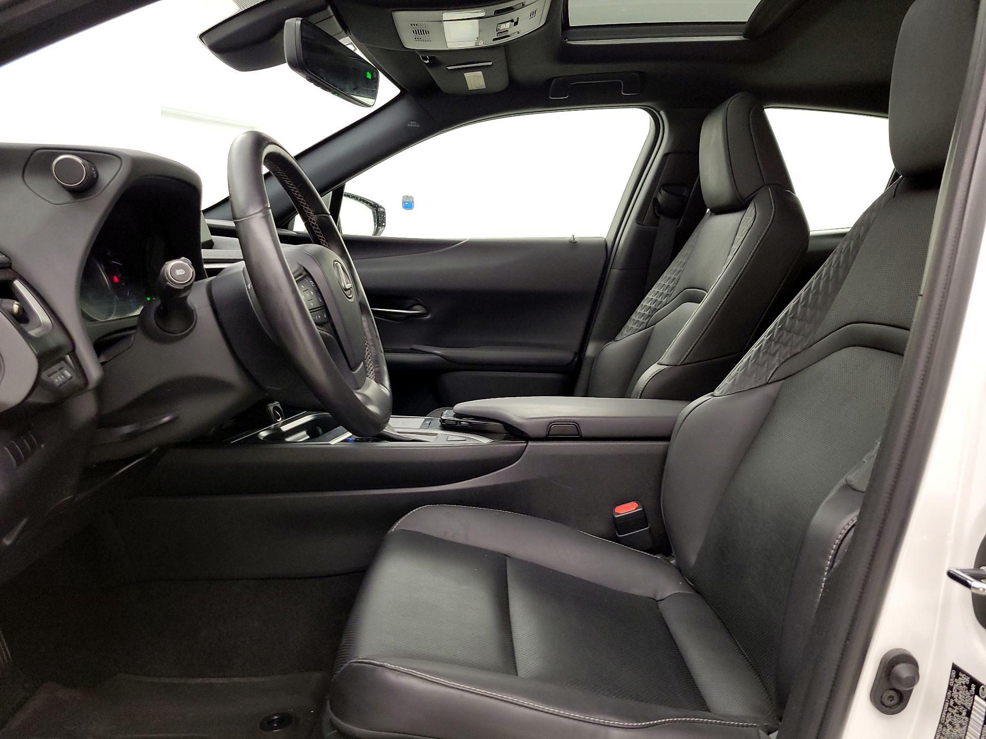 Thumbnail: 2020 Lexus UX - 11
