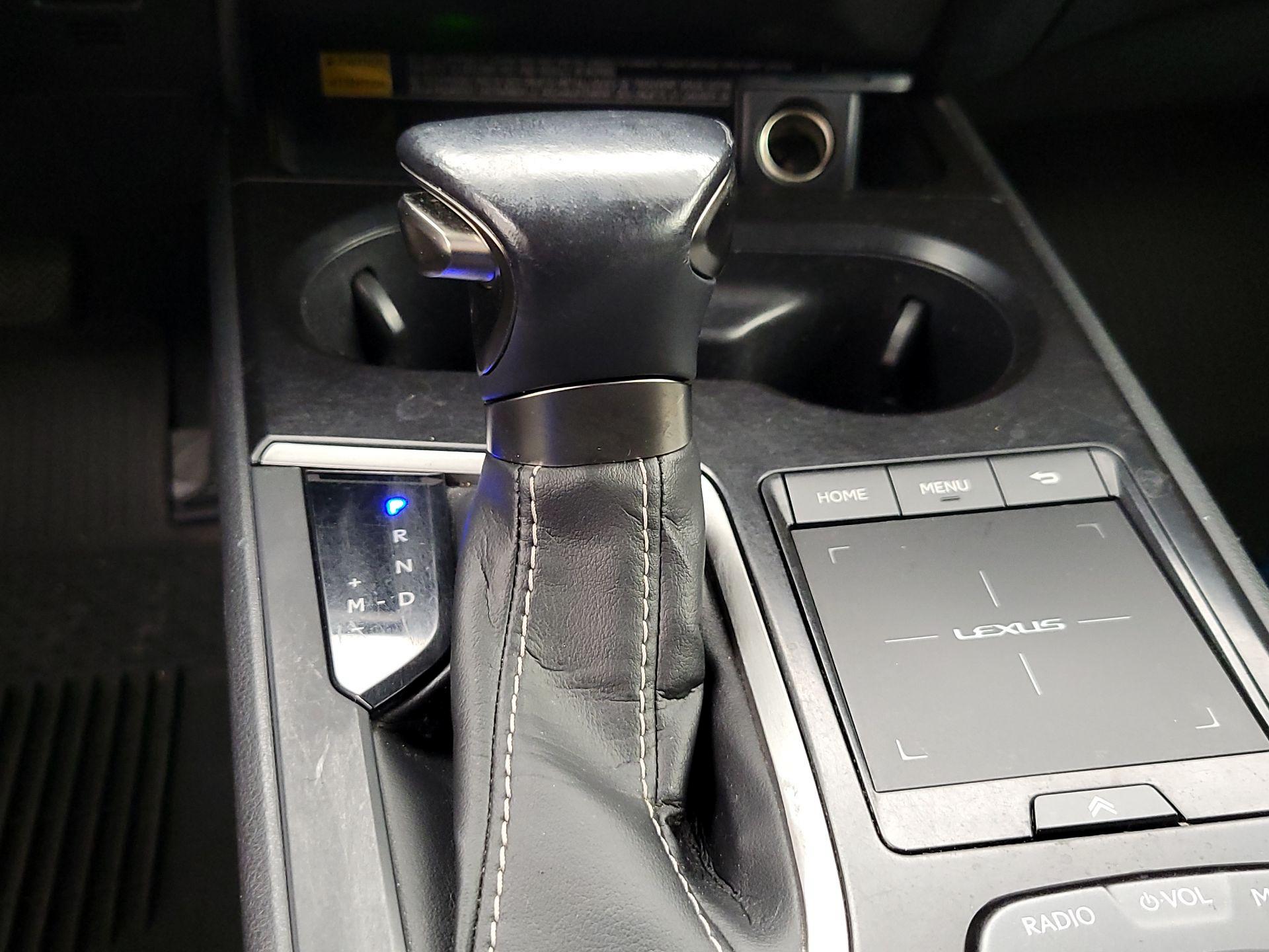 Thumbnail: 2020 Lexus UX - 16
